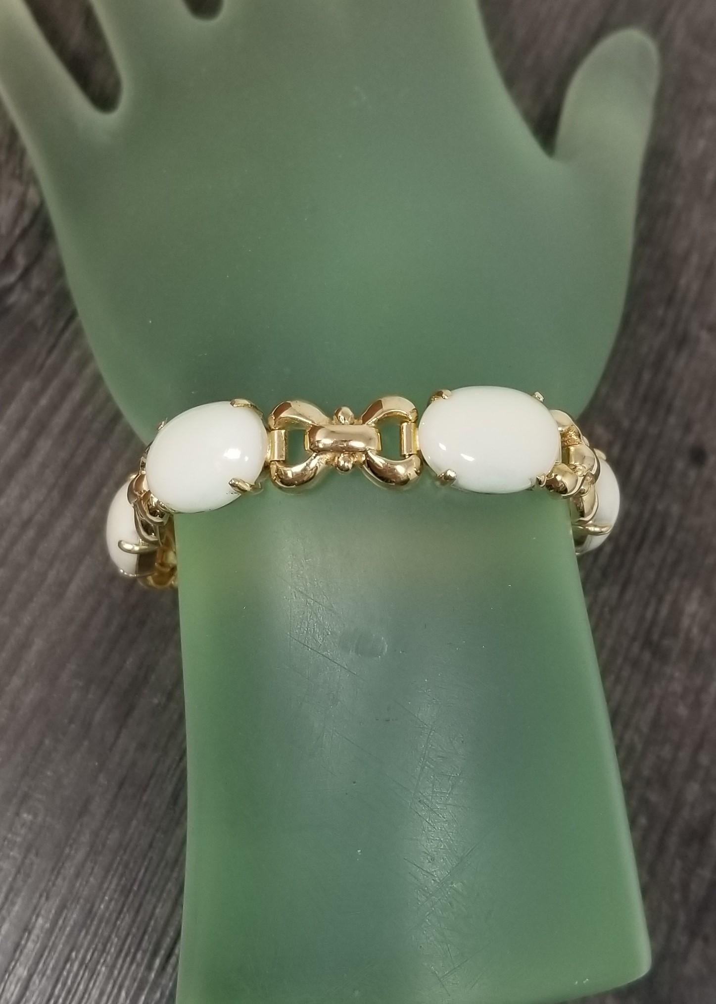 Women's or Men's Vintage Gump's White Coral 14K Yellow Gold Link Bracelet Fine Estate Jewelry