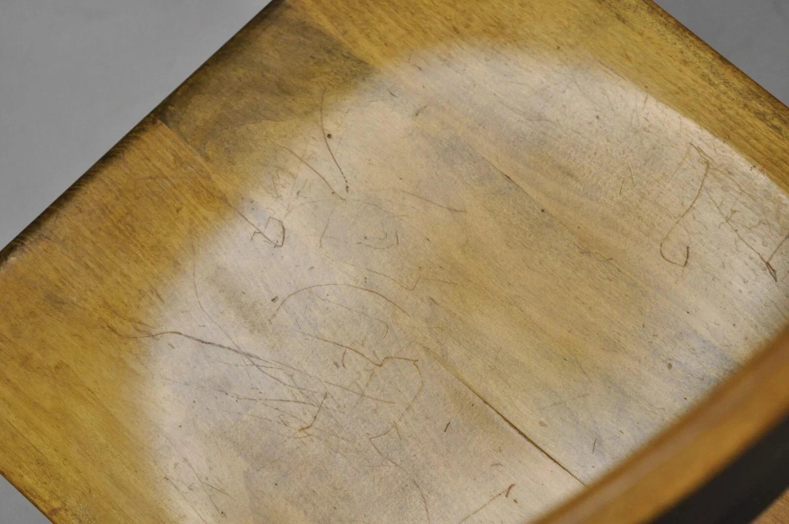 Gunlocke d'epoca, sedie moderne in legno d'acero - una coppia in vendita 3