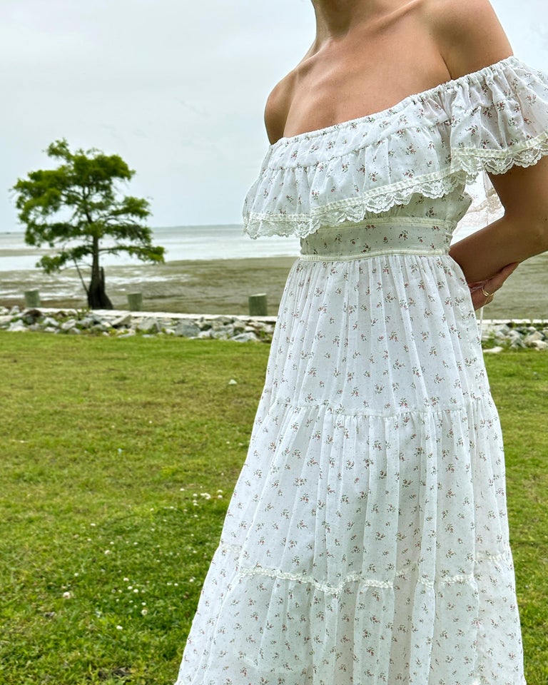 Vintage Gunne Sax Ivory Floral Off-the-Shoulder Dress at 1stDibs