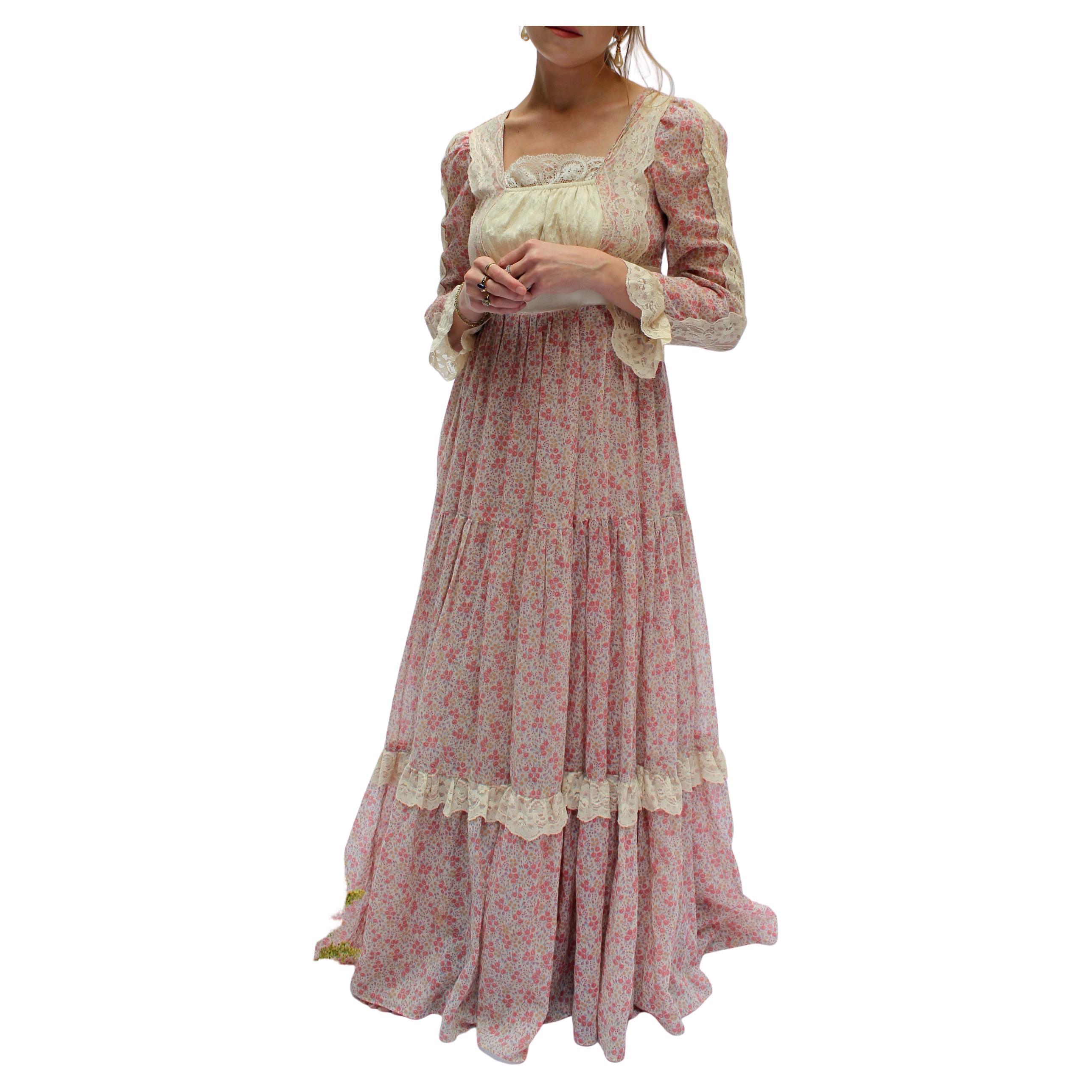 Gunne Sax Langärmeliges Maxikleid mit Blumenmuster im Angebot