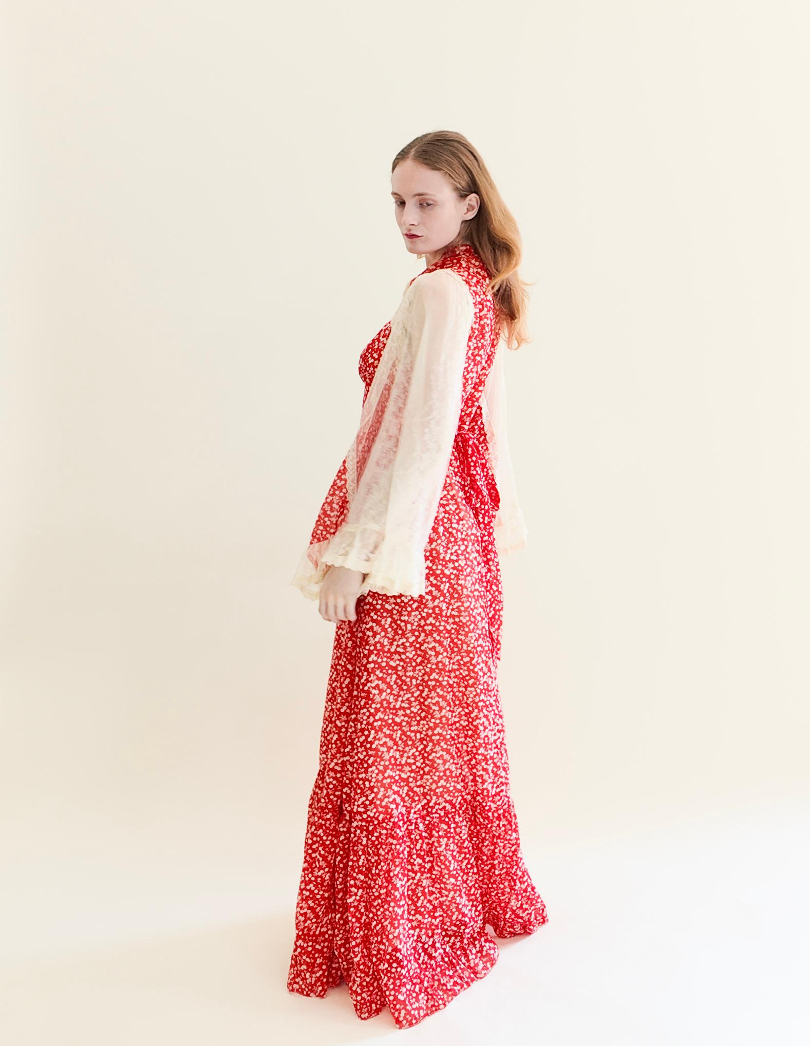 Women's Vintage Gunne Sax Red Print Lace Bell Sleeve Prairie Dress For Sale