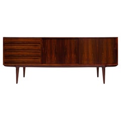 Credenza Vintage Gunni Omann Modelo 18 en Palisandro