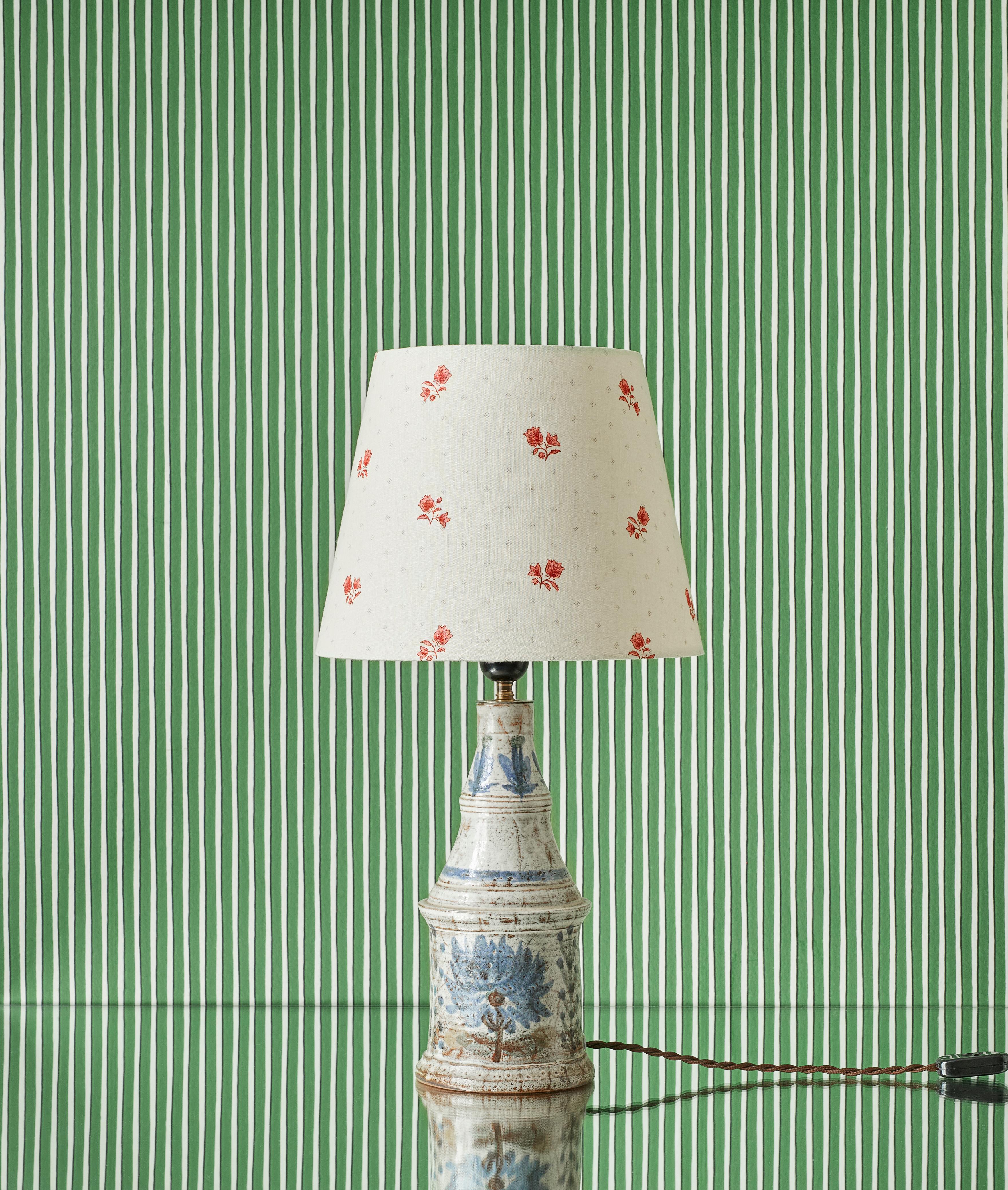 Gustave Reynaud
France, 1950's

Ceramic table lamp with customized shade by The Apartment.

H 55 x Ø 30 cm.