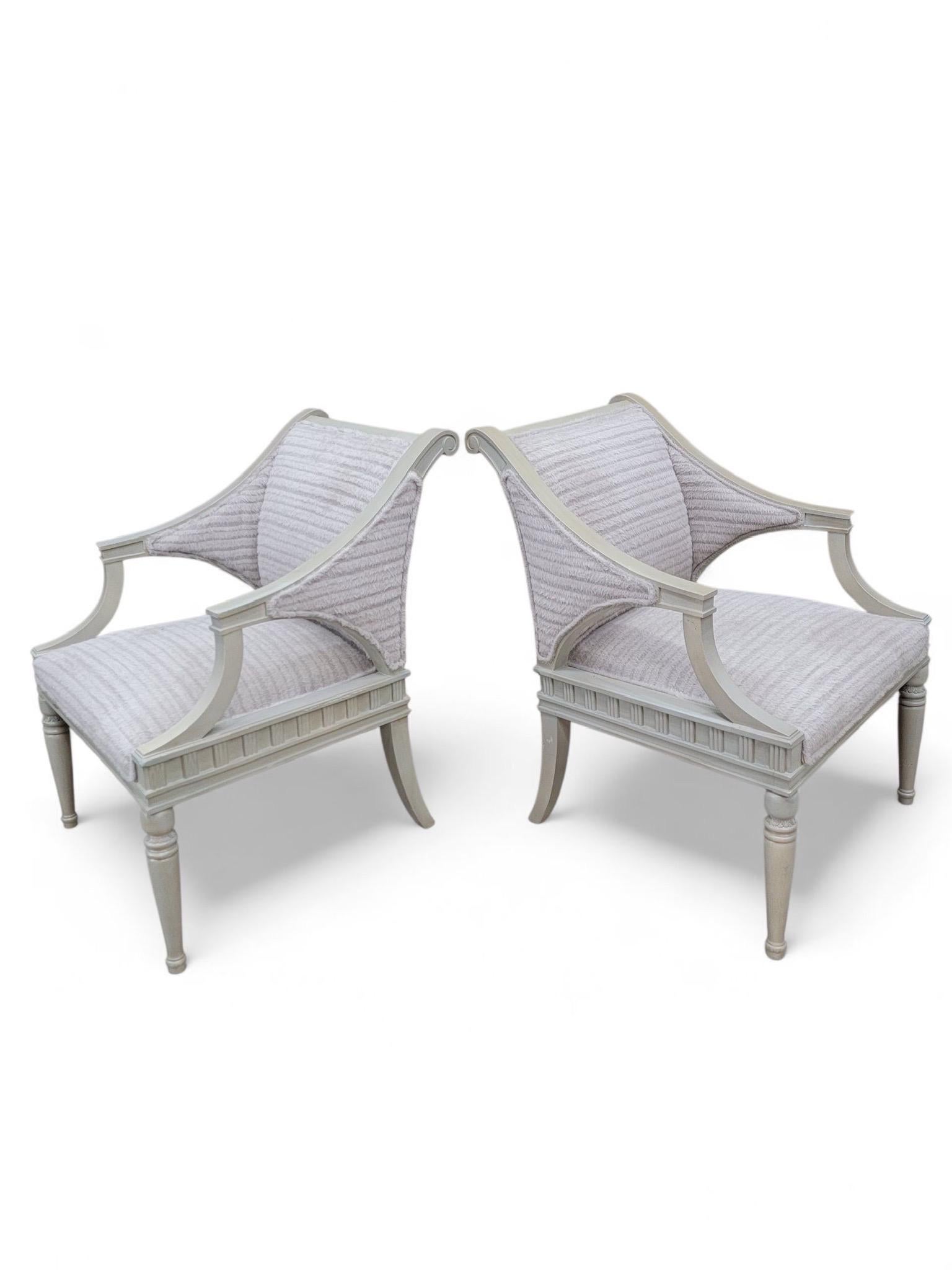 Stühle im gustavianischen Stil von Walter E. Smithe Neu gepolstert - Paar im Angebot 6