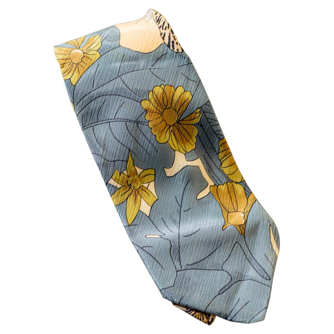 Vintage Guv Laroche all-silk tie with flowers For Sale