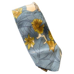 Used Guv Laroche all-silk tie with flowers