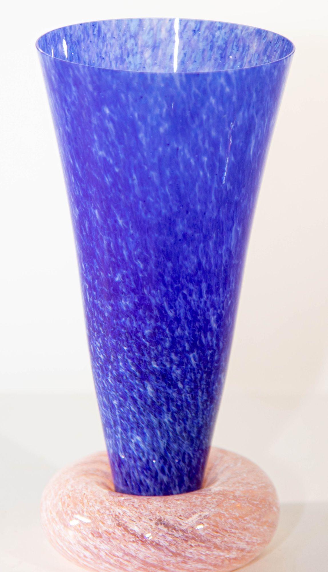 Vintage Guy Corrie Union Glass Donut Base Art Glass Vase Cobalt Blue Pink 1980's For Sale 2