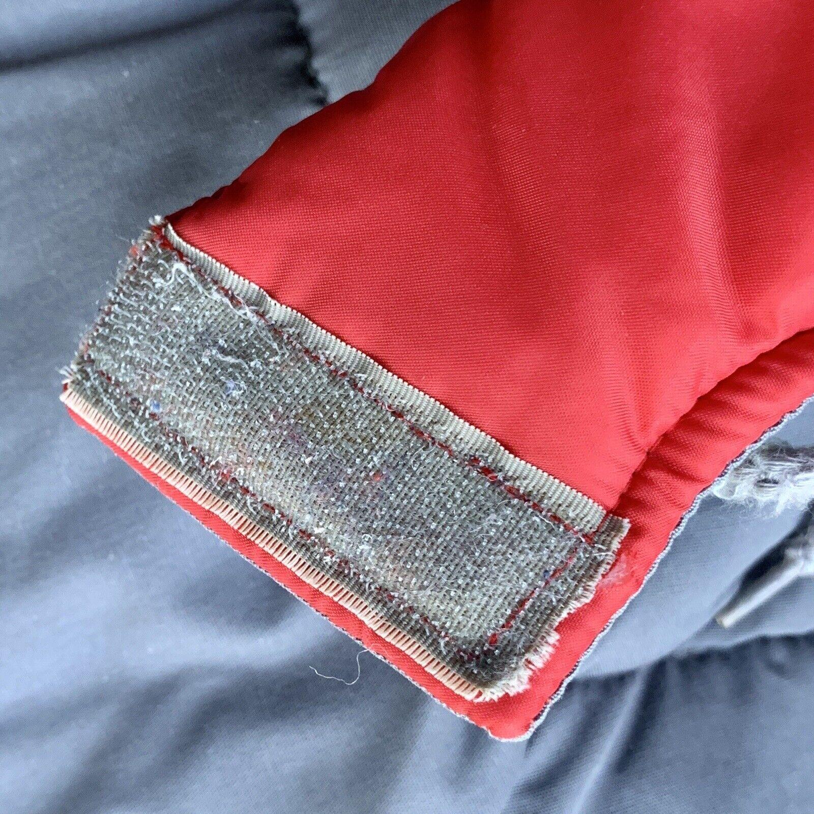 GUY LAROCHE 80s Jupe à capuche PARKA Gray Red Jacket Down Feather Coat XL en vente 5