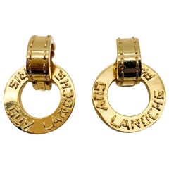 Orecchini vintage Guy Laroche Day To Night Logo Hoops anni '80