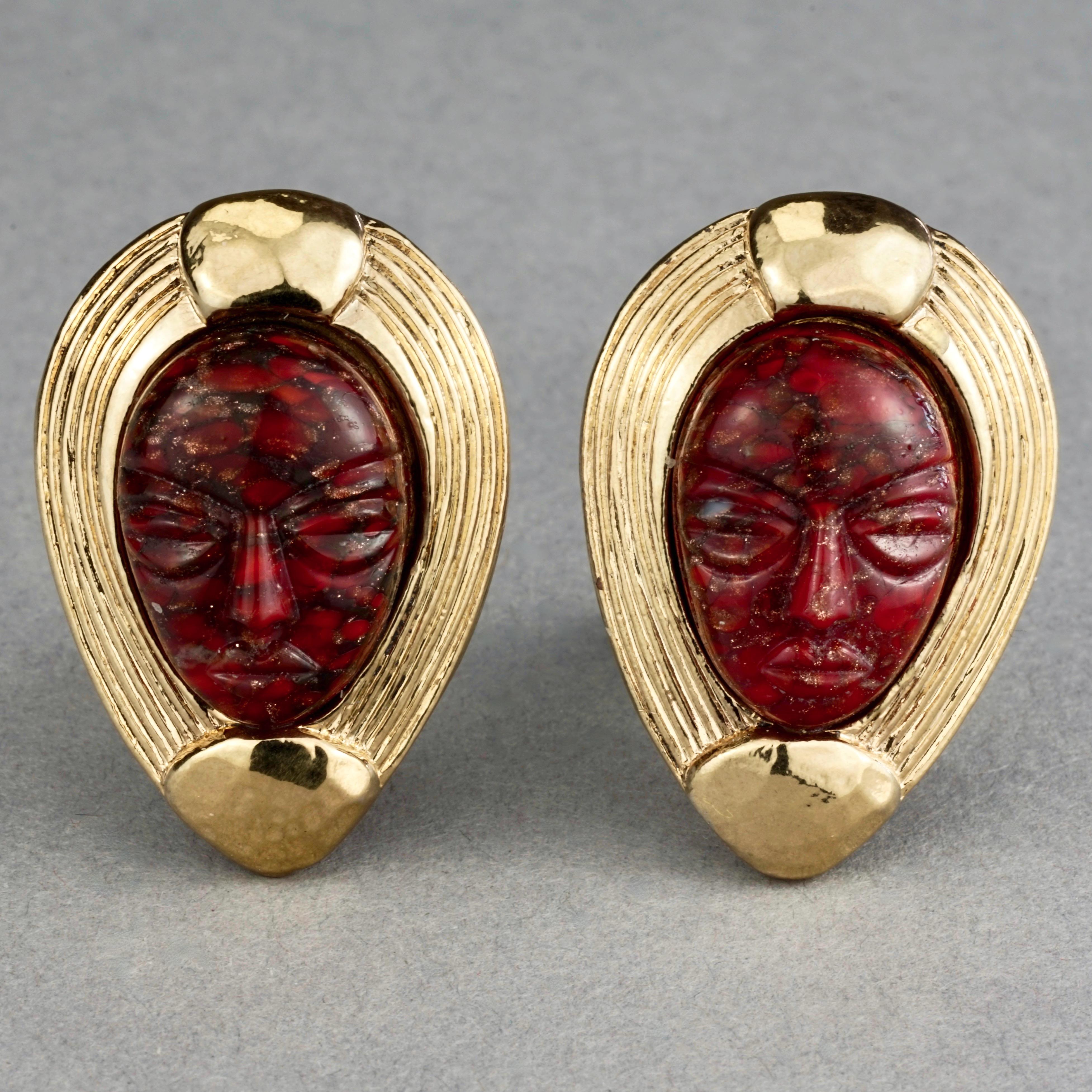 Vintage GUY LAROCHE Ethnic Mask Earrings In Good Condition For Sale In Kingersheim, Alsace