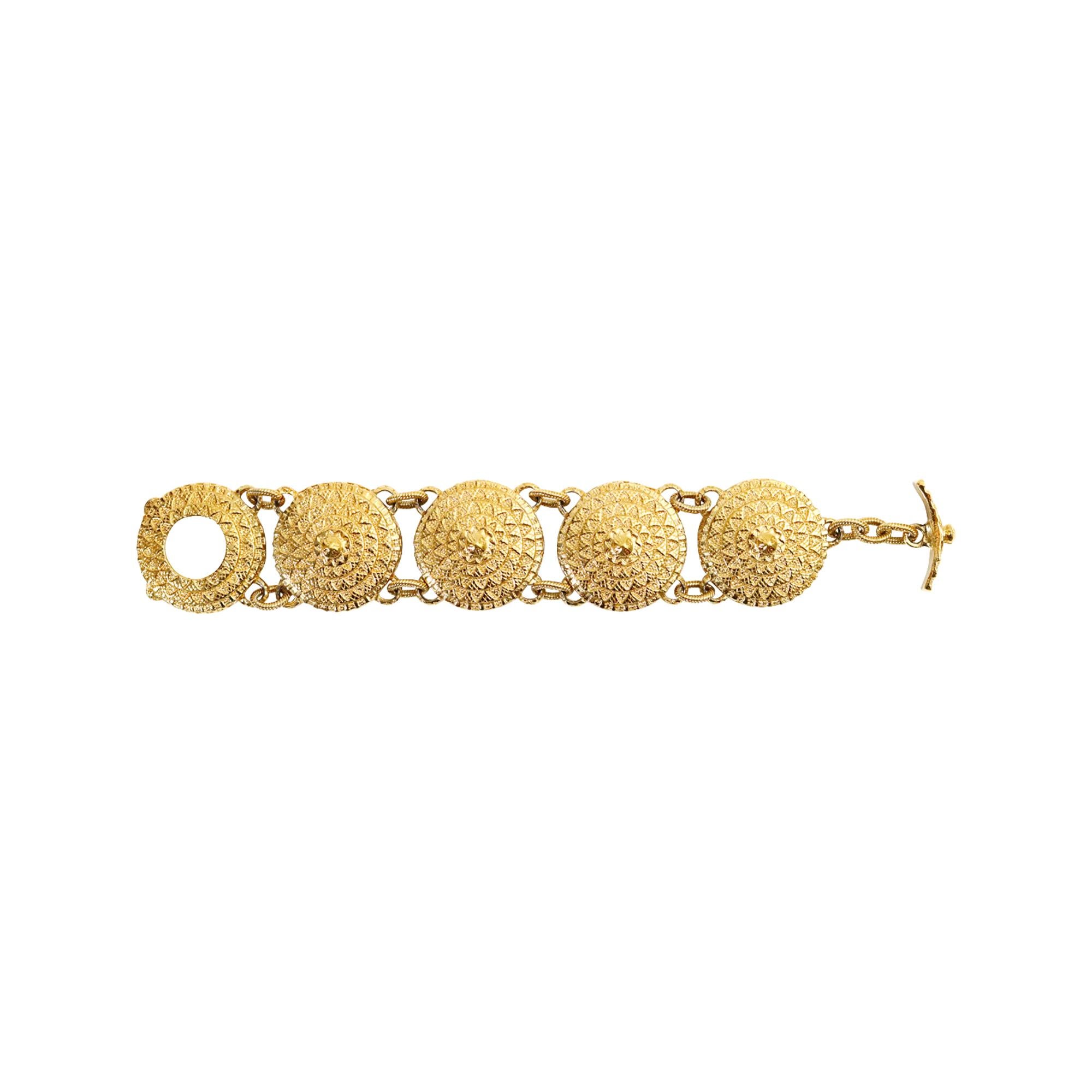 Vintage Guy Laroche Gold Shields Link Bracelet circa 1980 en vente 2