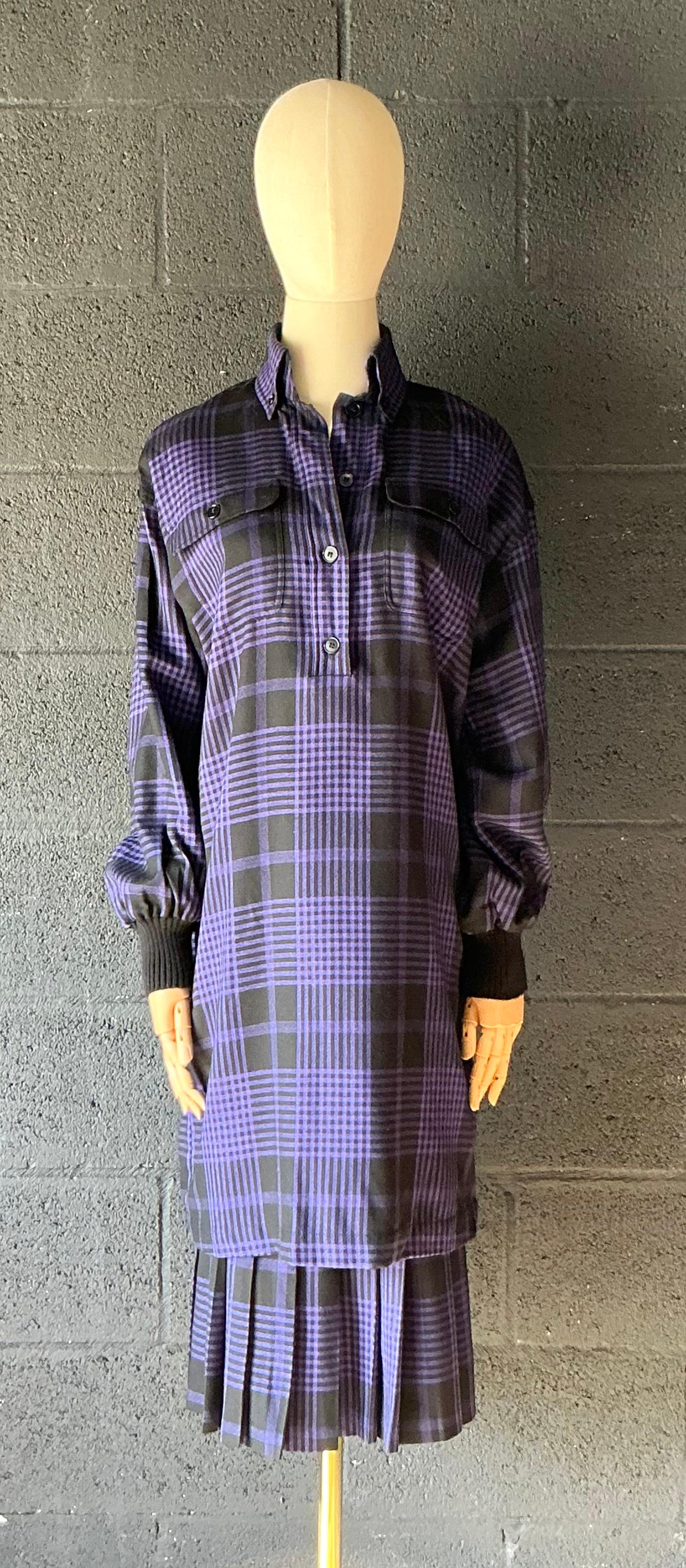 Nero Camicetta e gonna a scacchi in due pezzi vintage di Guy Laroche in vendita