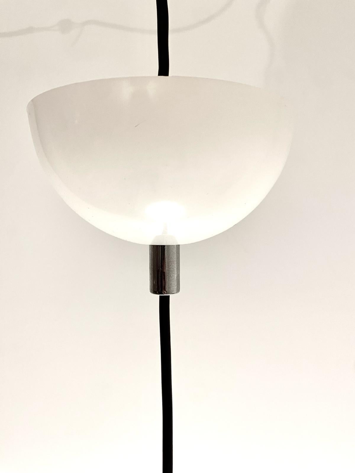 Vintage Guzzini lamp, Bud model, Italy 1960s For Sale 2