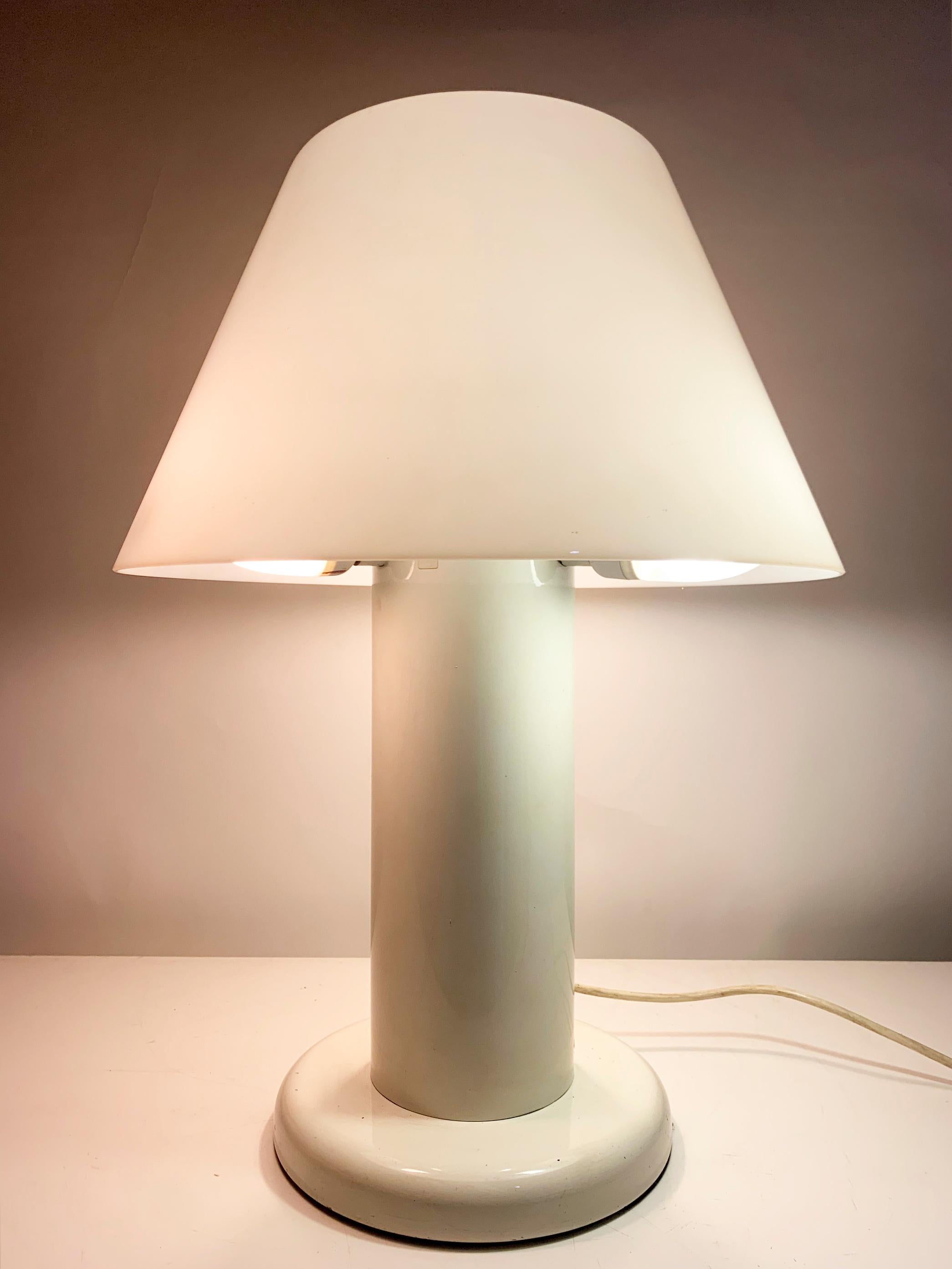 Metal Vintage Guzzini Table Lamp White, by Harvey Guzzini for iGuzzini For Sale