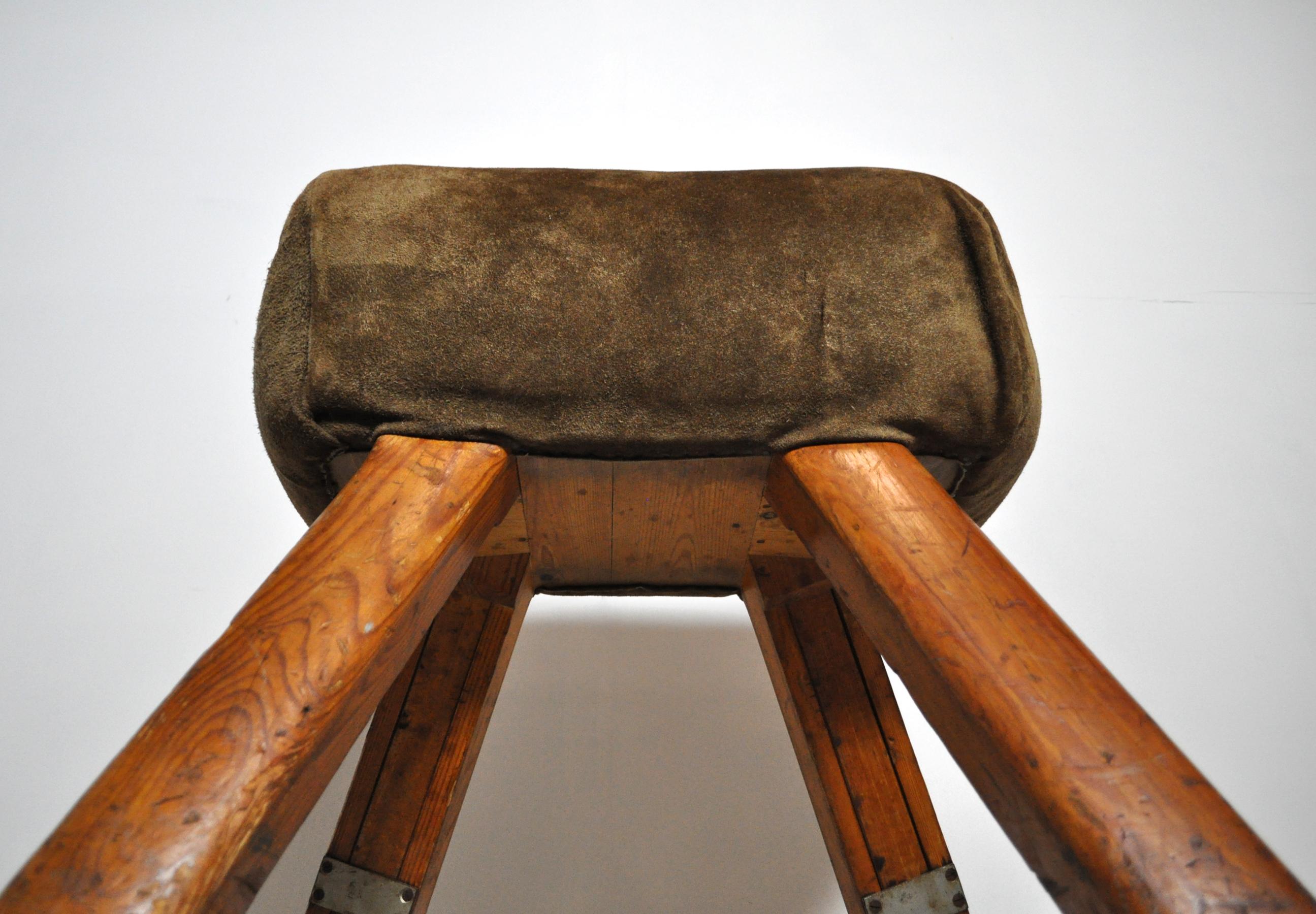 Vintage Gymnastic Pommel Horse Bench, circa 1940s In Good Condition For Sale In Vordingborg, DK