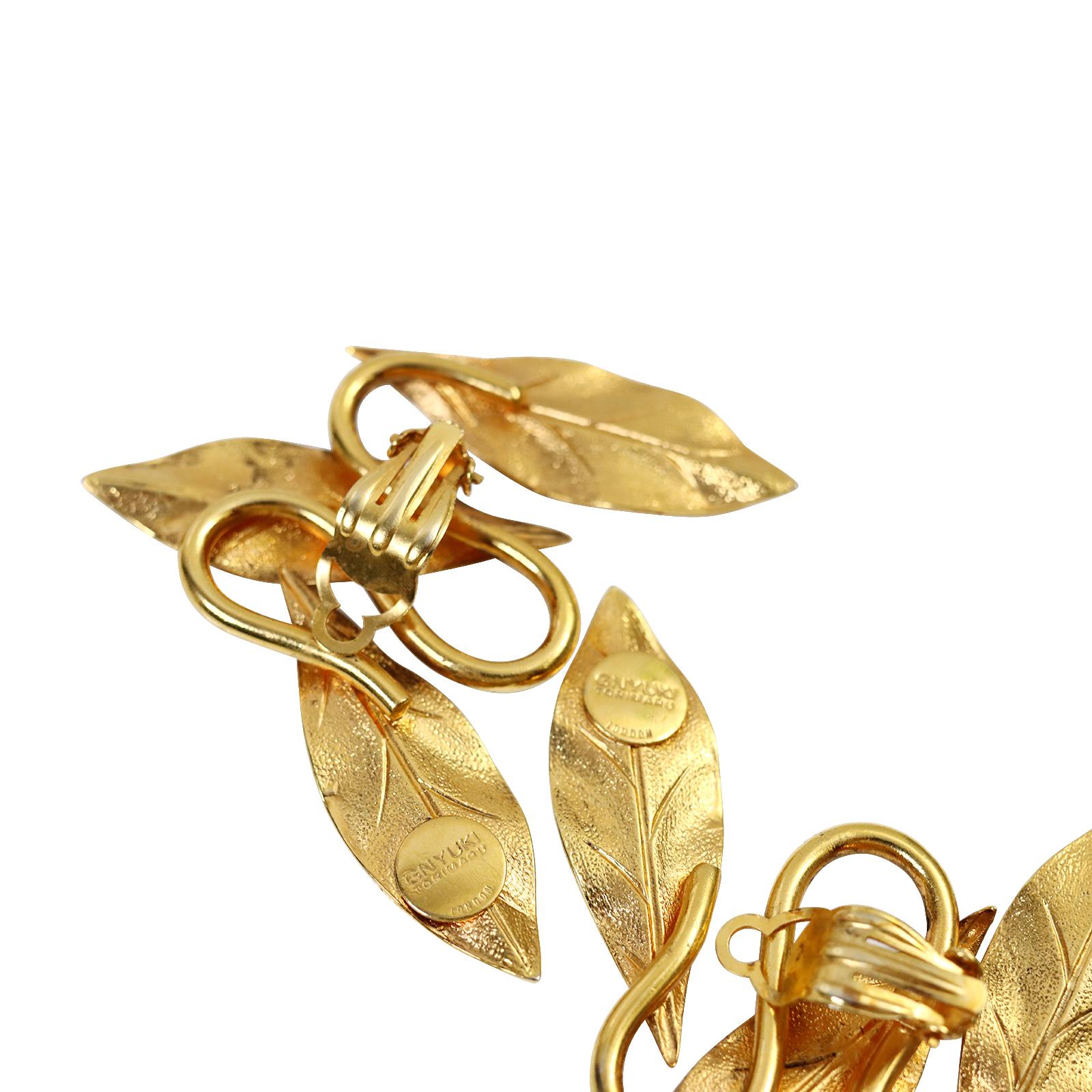 Vintage Gynuki Torimaru  Gold Tone Earrings Circa 1980s In Good Condition For Sale In New York, NY