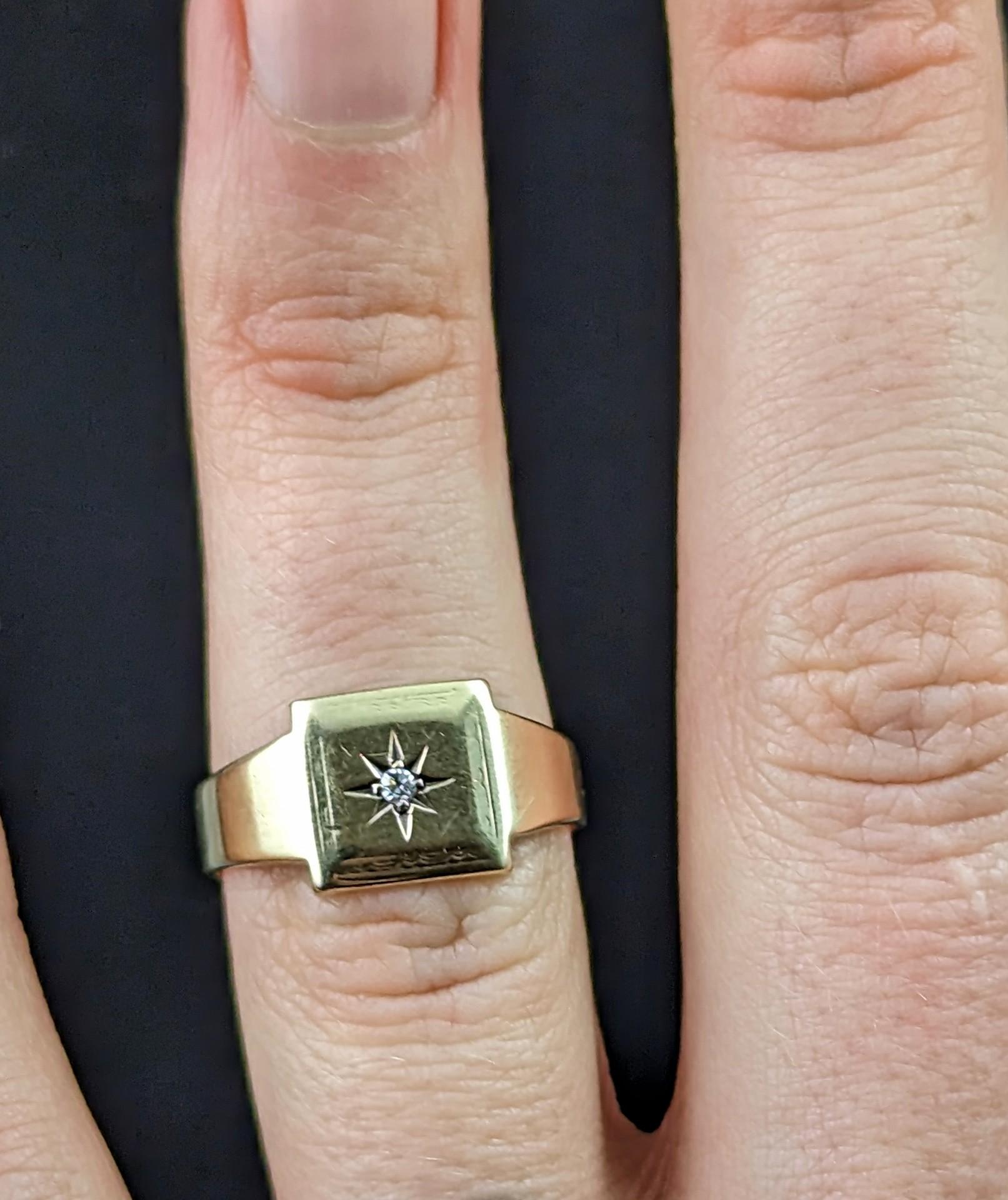 Vintage star Set Diamond Signet Ring, 9k Yellow Gold For Sale 4