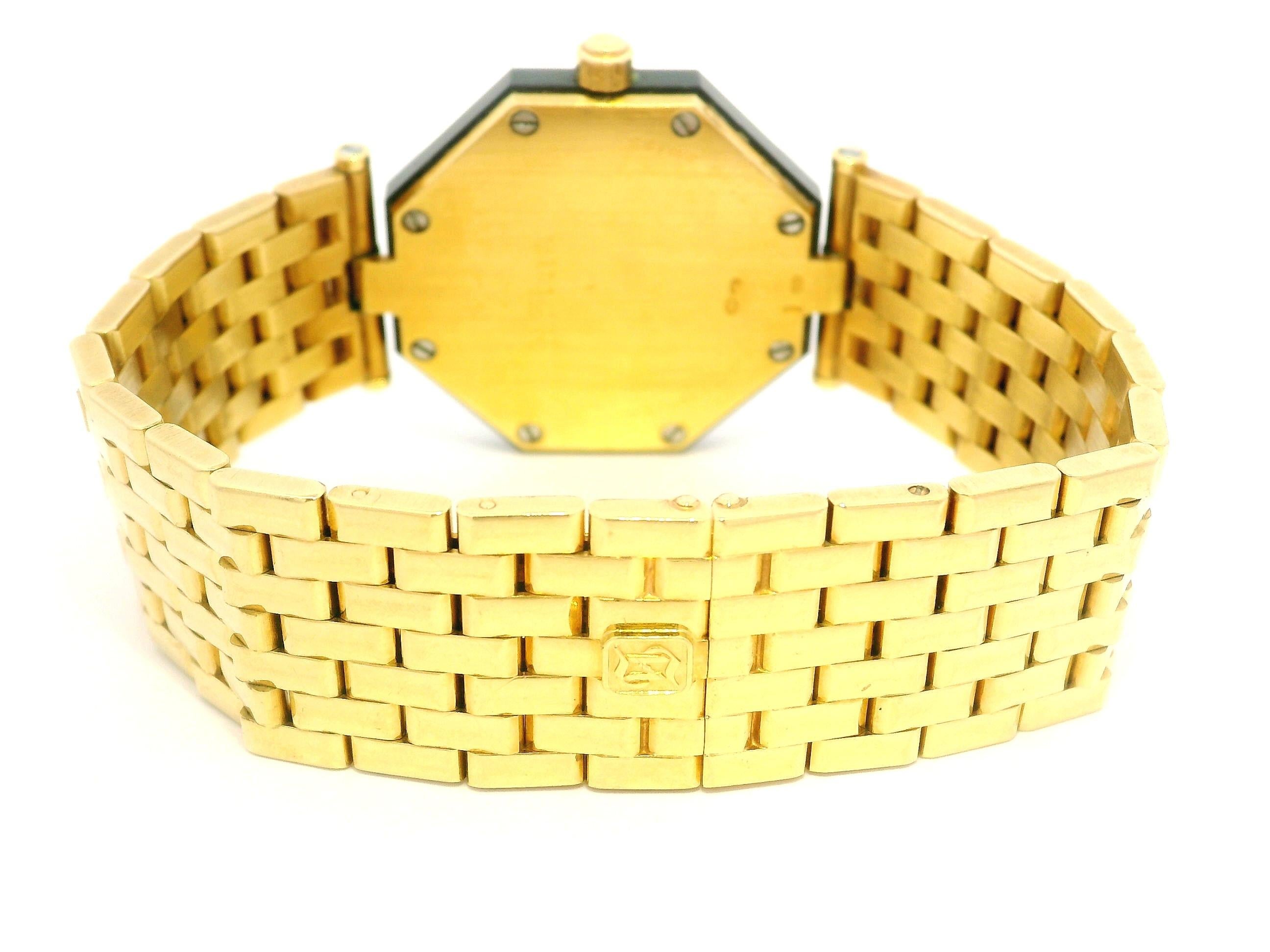 H. Stern Bracelet montre Safira octogonale facettée en or jaune 18 carats bleu foncé Bon état - En vente à Montclair, NJ