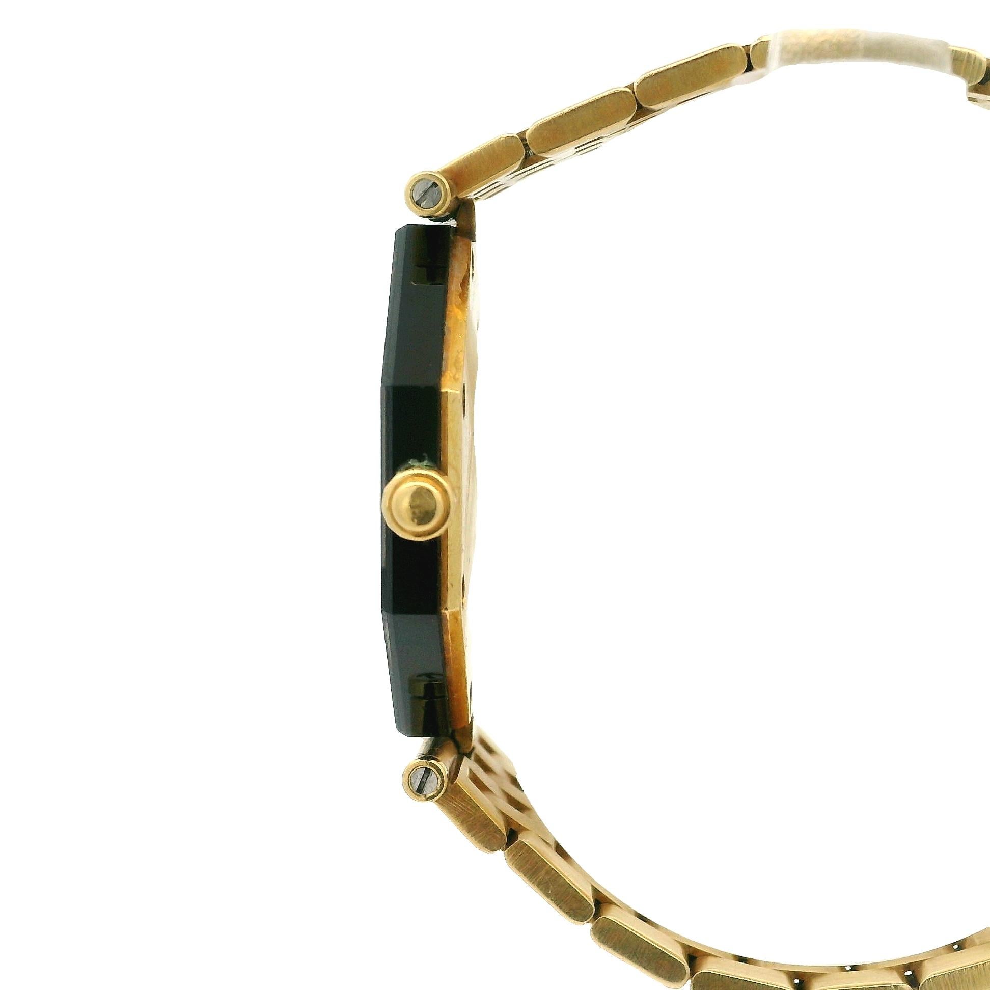 H. Stern Bracelet montre Safira octogonale facettée en or jaune 18 carats bleu foncé en vente 4