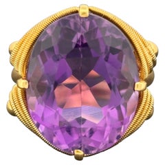 Bague vintage H. Stern en or jaune 18 carats, sertie d'une améthyste de 12,65 carats
