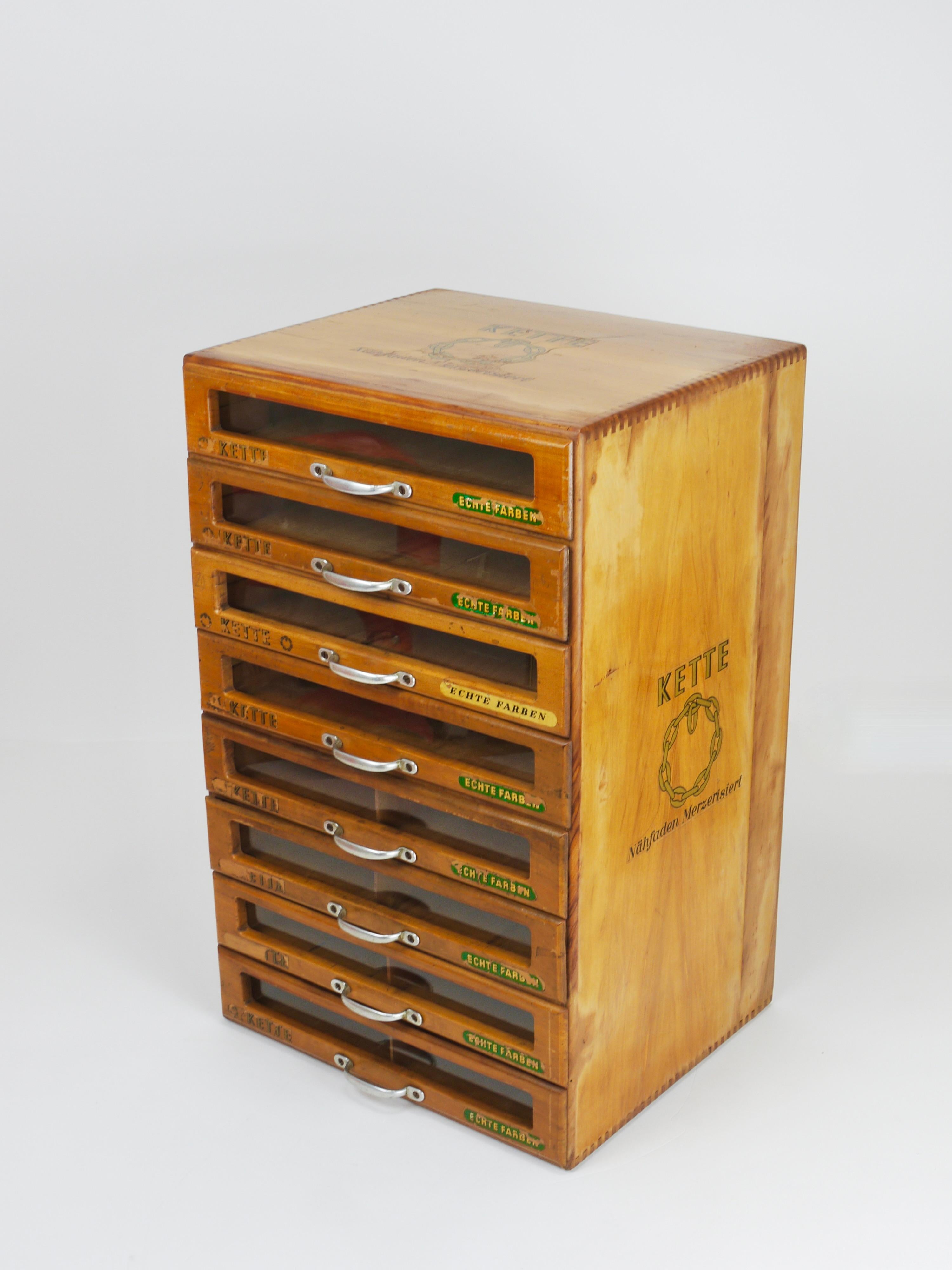 Armadietto in legno per merceria d'epoca, Kette, Austria, anni '30 in vendita 3