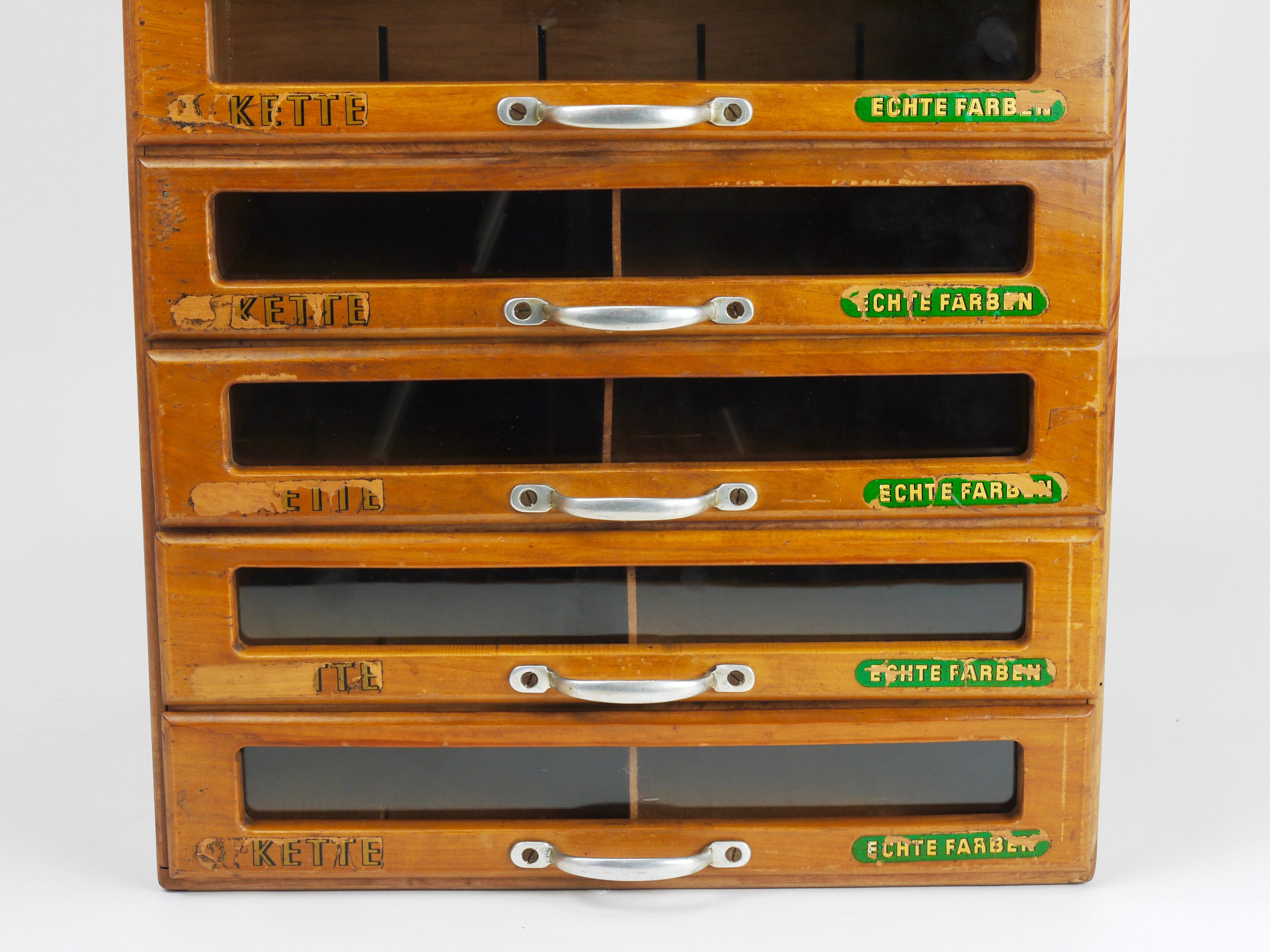 Armadietto in legno per merceria d'epoca, Kette, Austria, anni '30 in vendita 8