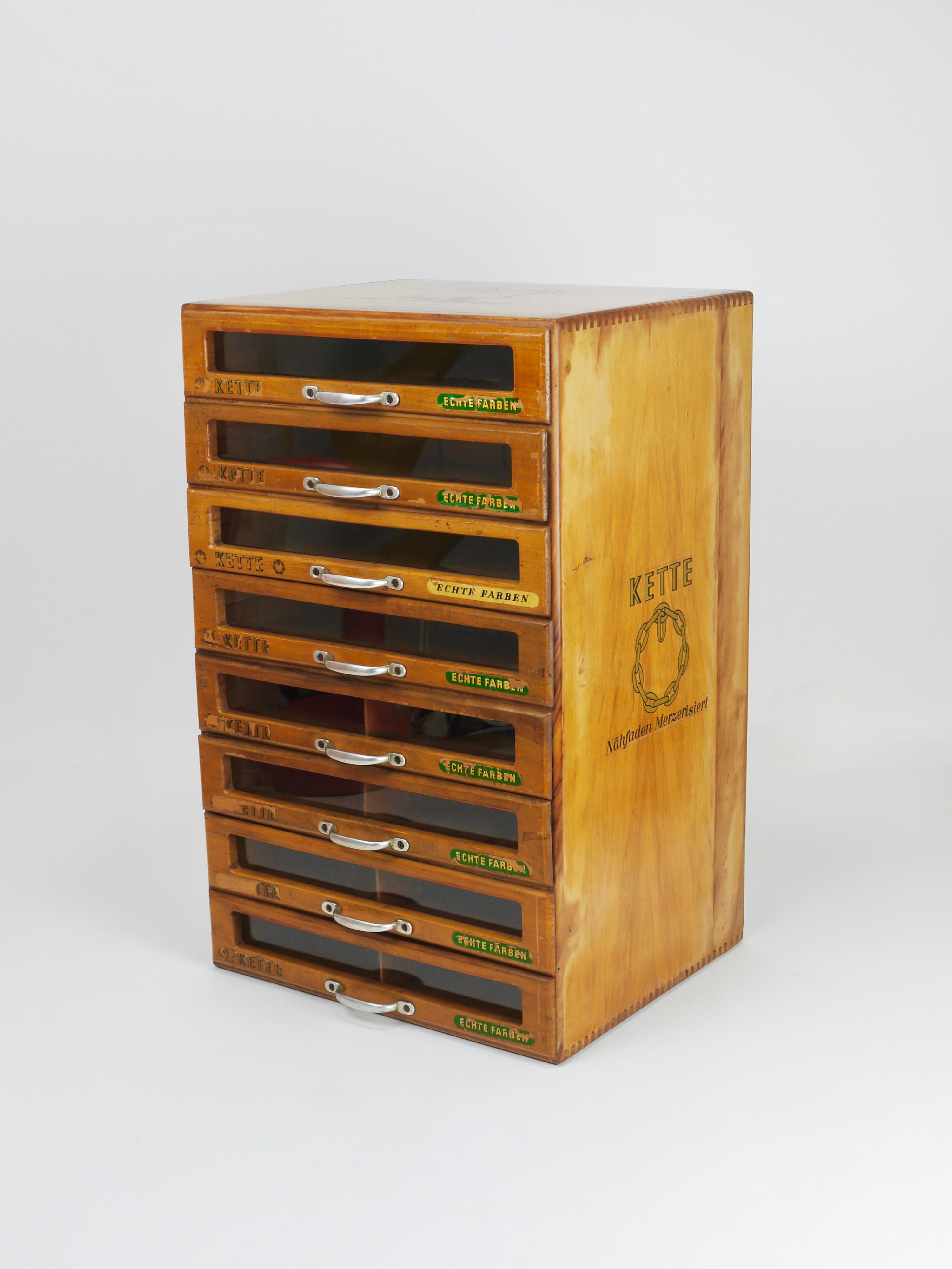 Metallo Armadietto in legno per merceria d'epoca, Kette, Austria, anni '30 in vendita