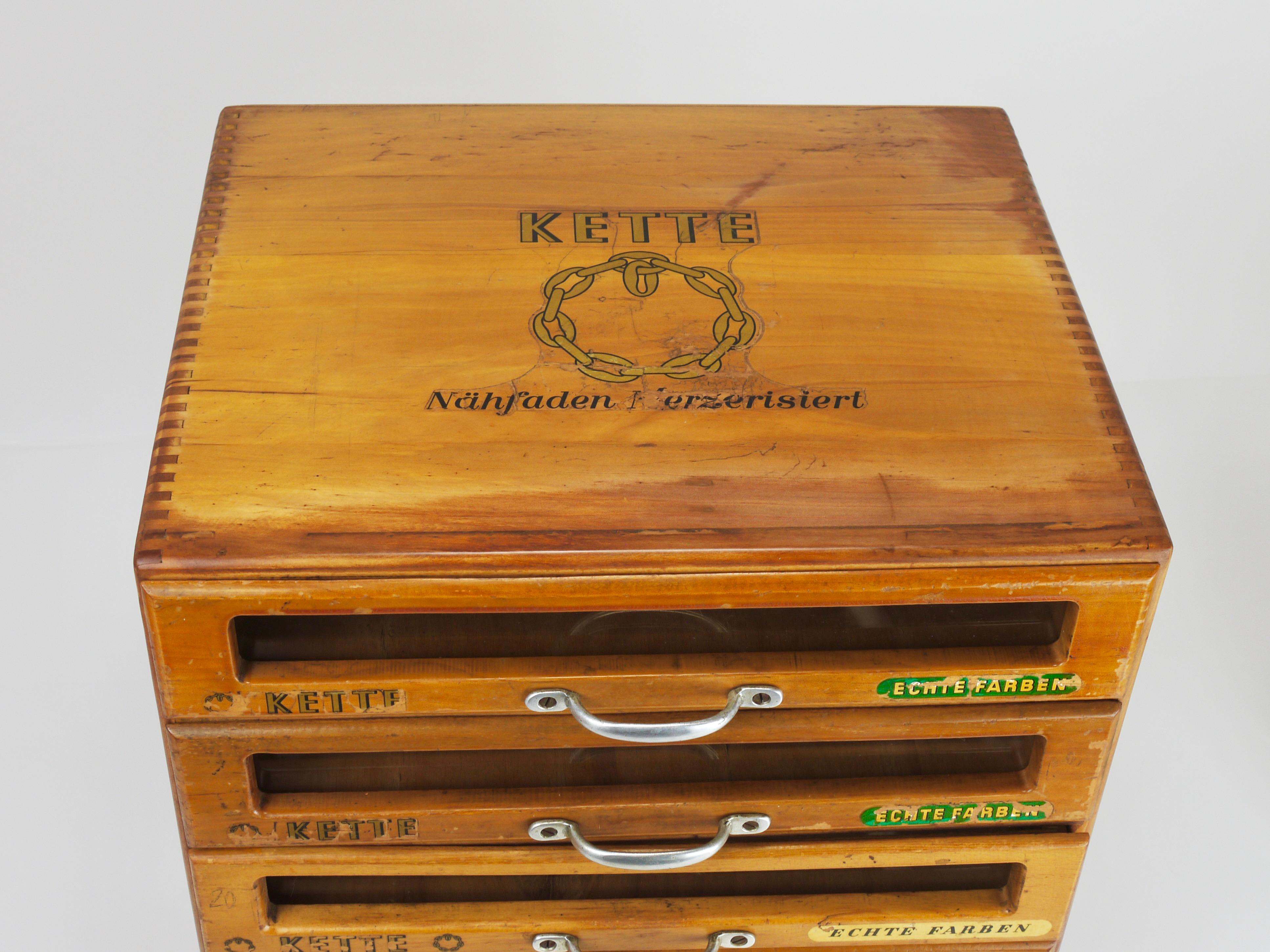 Armadietto in legno per merceria d'epoca, Kette, Austria, anni '30 in vendita 1