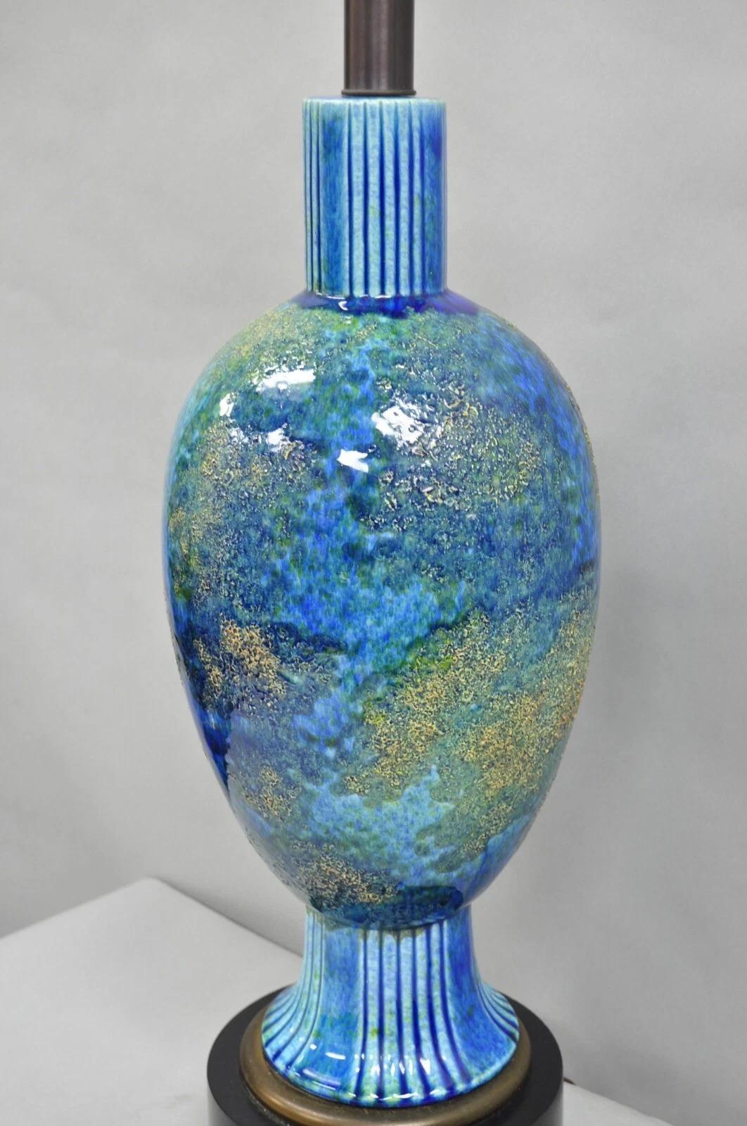 Vintage Haeger Mid Century Italian Modern Pottery Blue Glazed Table Lamp (lampe de table en céramique émaillée bleue) en vente 4