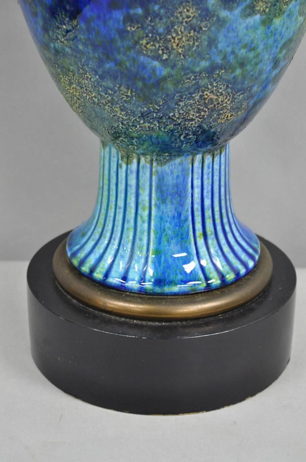 Céramique Vintage Haeger Mid Century Italian Modern Pottery Blue Glazed Table Lamp (lampe de table en céramique émaillée bleue) en vente