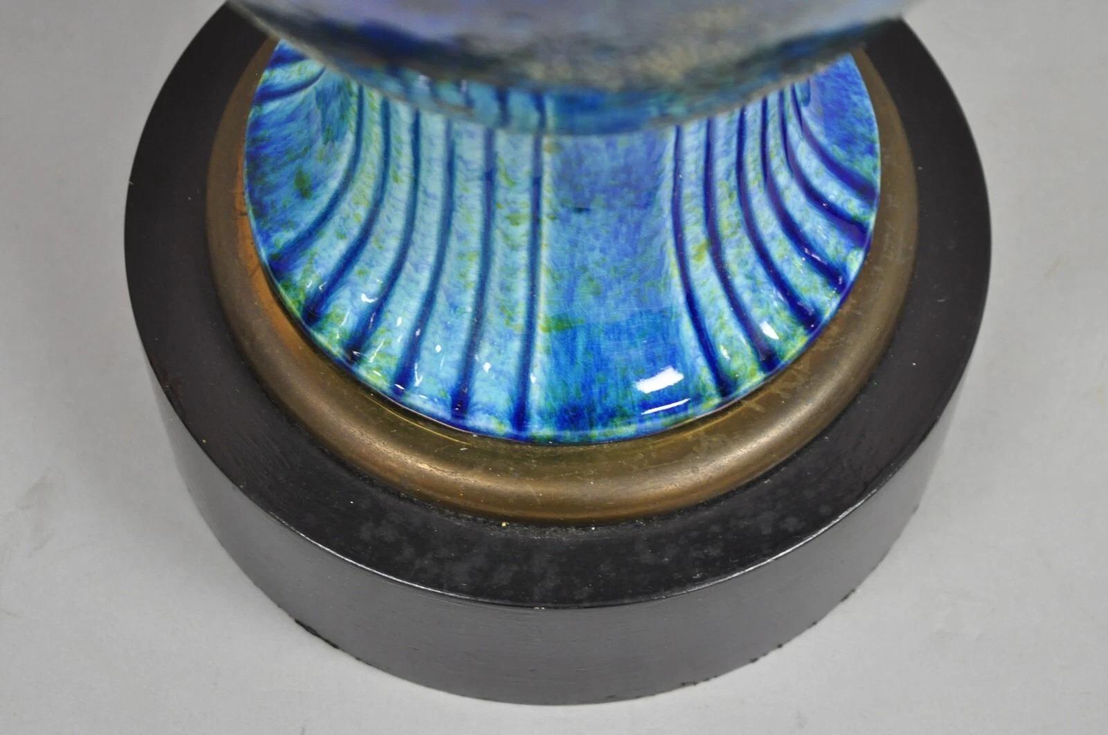 Vintage Haeger Mid Century Italian Modern Pottery Blue Glazed Table Lamp (lampe de table en céramique émaillée bleue) en vente 1
