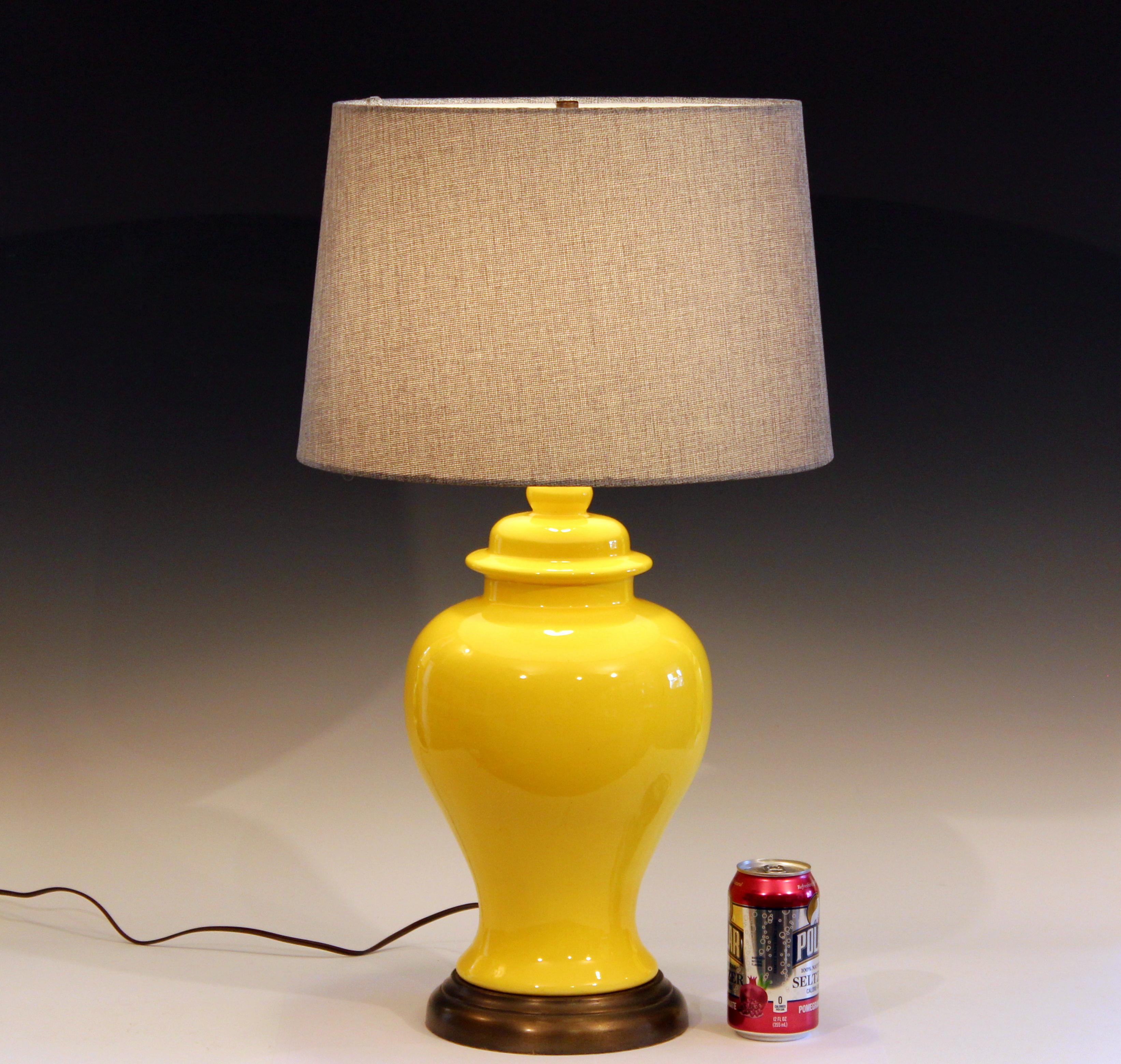 Vintage Haeger Pottery Atomic Chrome Yellow Large Ginger Jar Urn Lamp In Excellent Condition In Wilton, CT