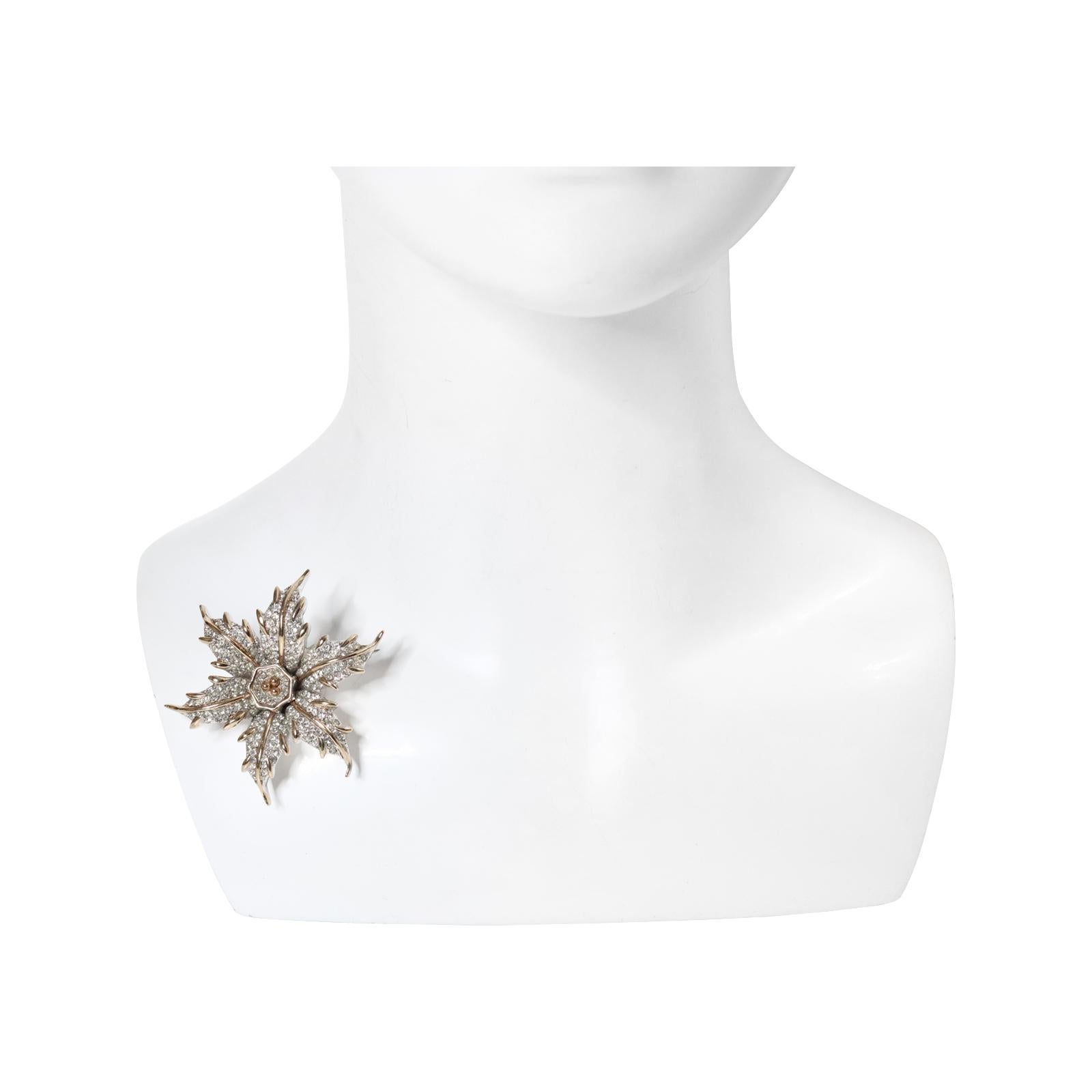 Vintage Halbe Silver and Gold Tone Diamante Flower Brooch, Circa 1960's For Sale 4
