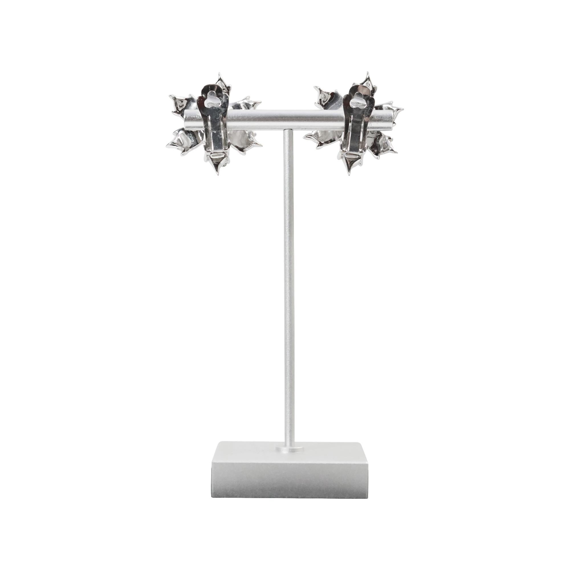 Orecchini a fiore con diamante Halbe Silver e Gold Tone d'epoca, circa anni '60 in vendita 3