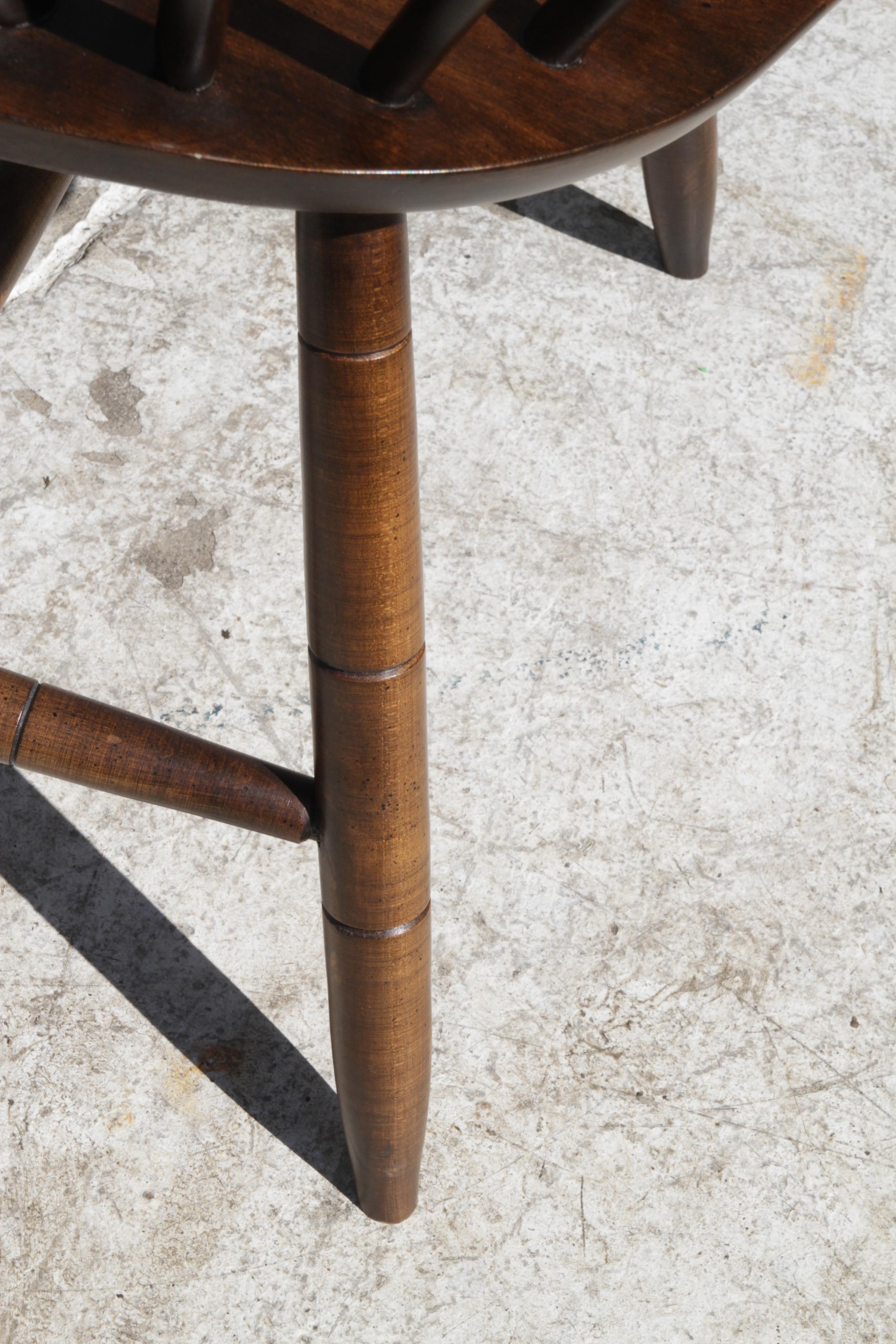 Vintage Hale of Vermont Windsor Spindle Back Dining Chair For Sale 4
