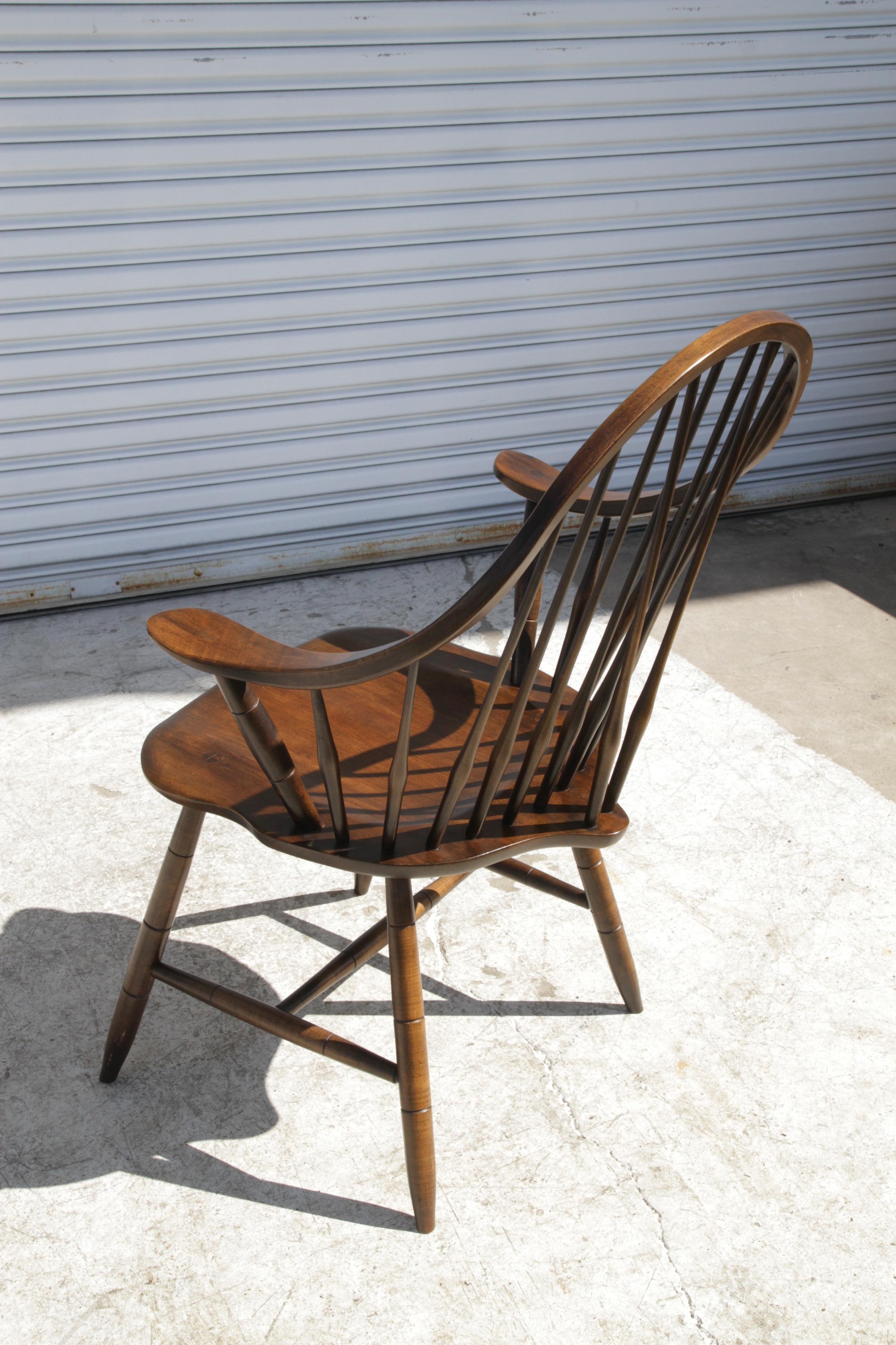 Vintage Hale of Vermont Windsor Spindle Back Dining Chair In Excellent Condition For Sale In Pasadena, TX