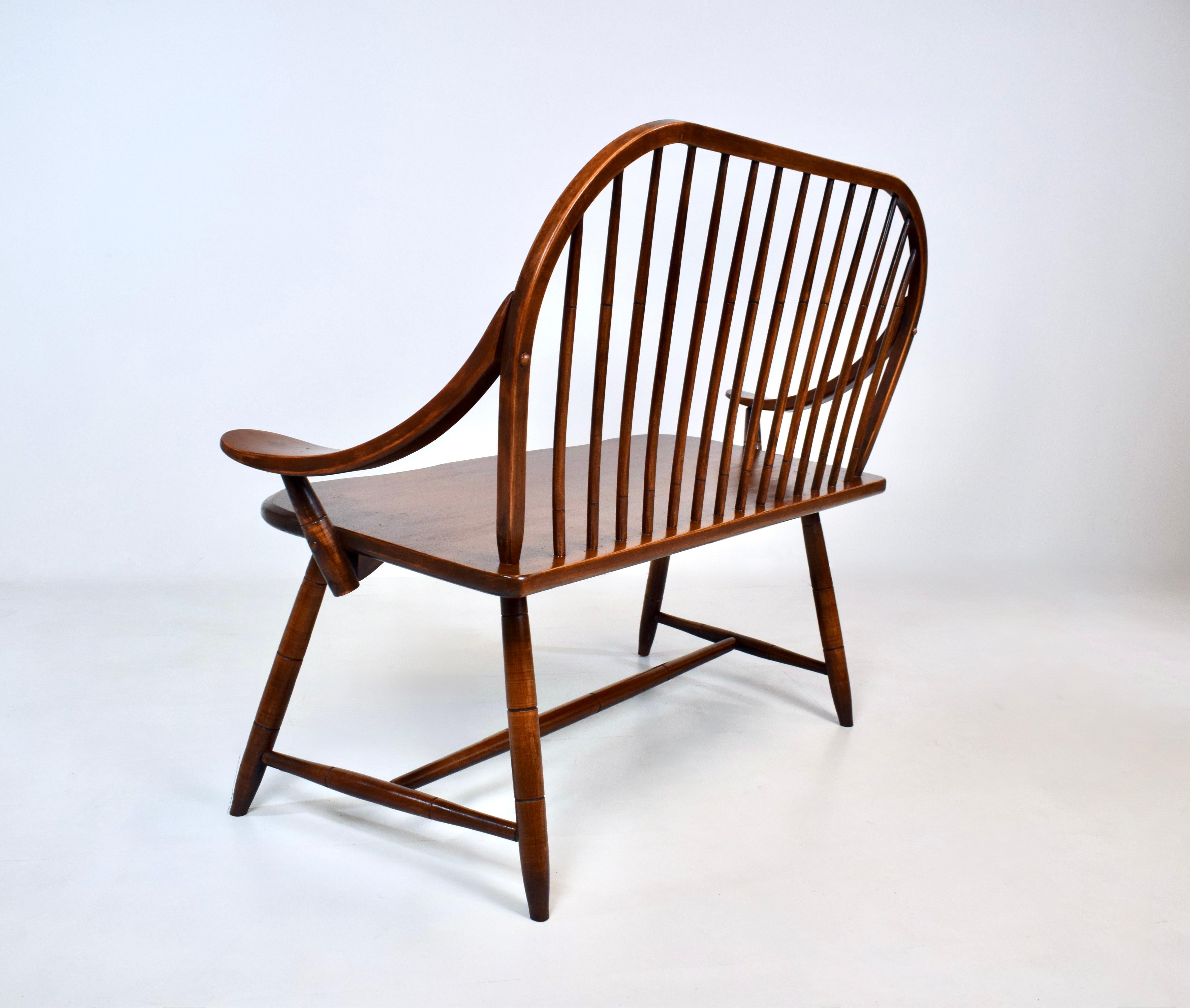 Vintage Hale of Vermont Windsor Spindle Back Prosper's Bench or Settee For Sale 4