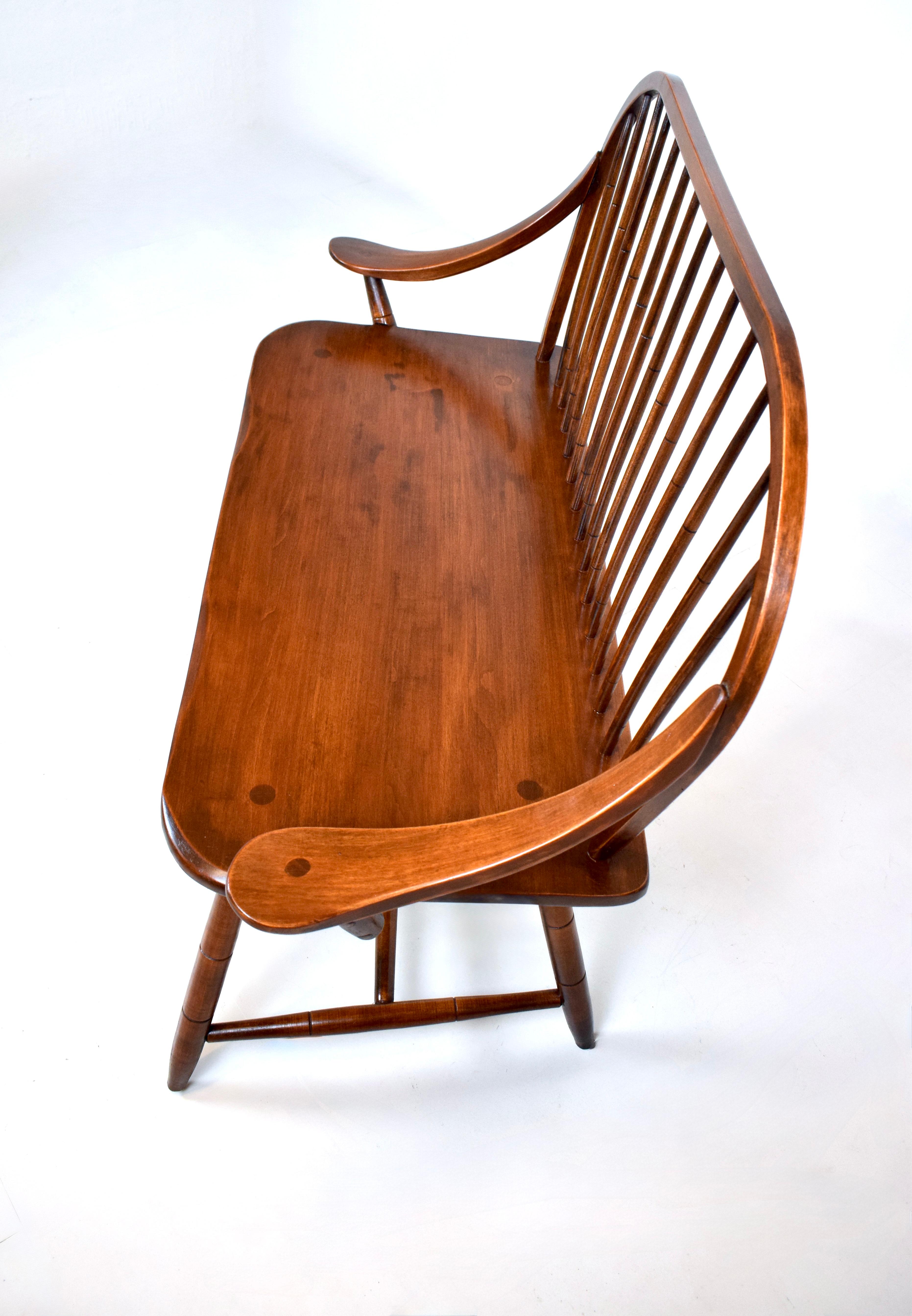 20th Century Vintage Hale of Vermont Windsor Spindle Back Prosper's Bench or Settee For Sale