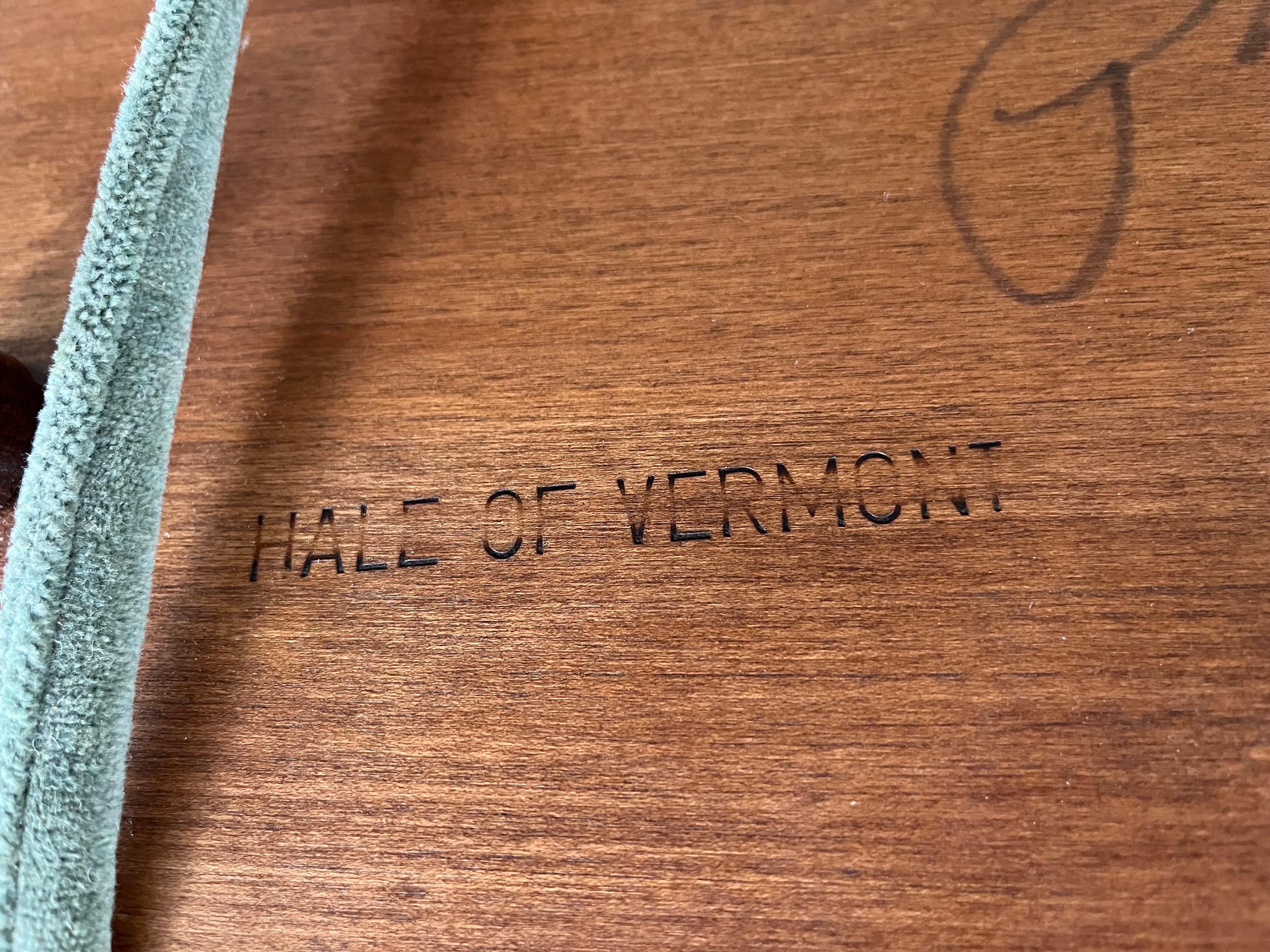 Vintage Hale of Vermont Windsor Spindle Back Prosper's Bench or Settee 1
