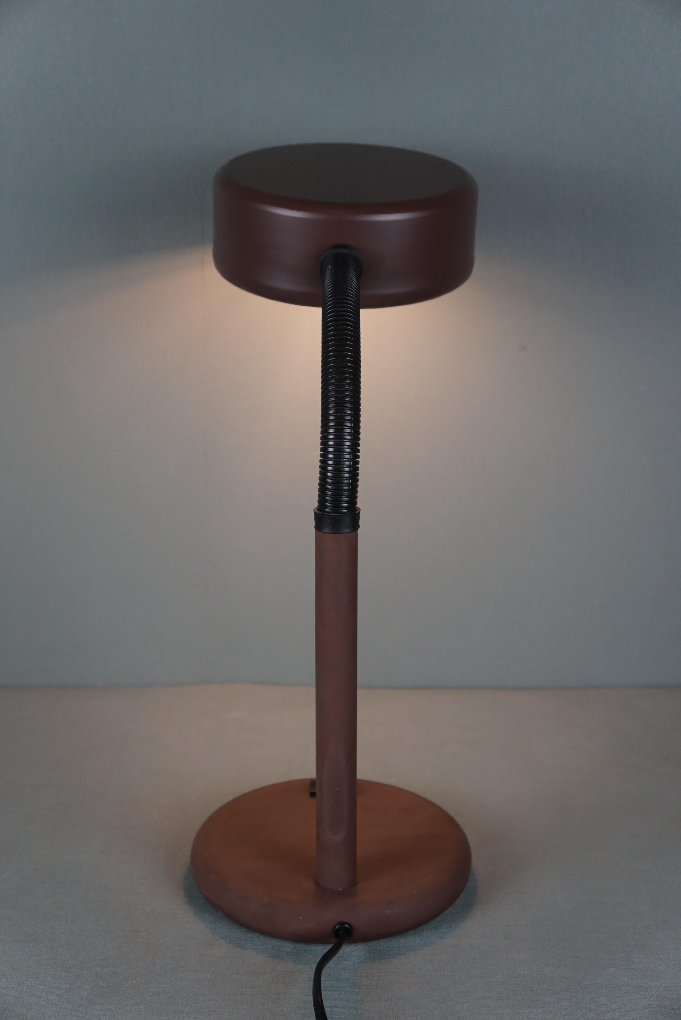 Vintage Hale Zeist design table lamp.  In Good Condition For Sale In Harderwijk, NL