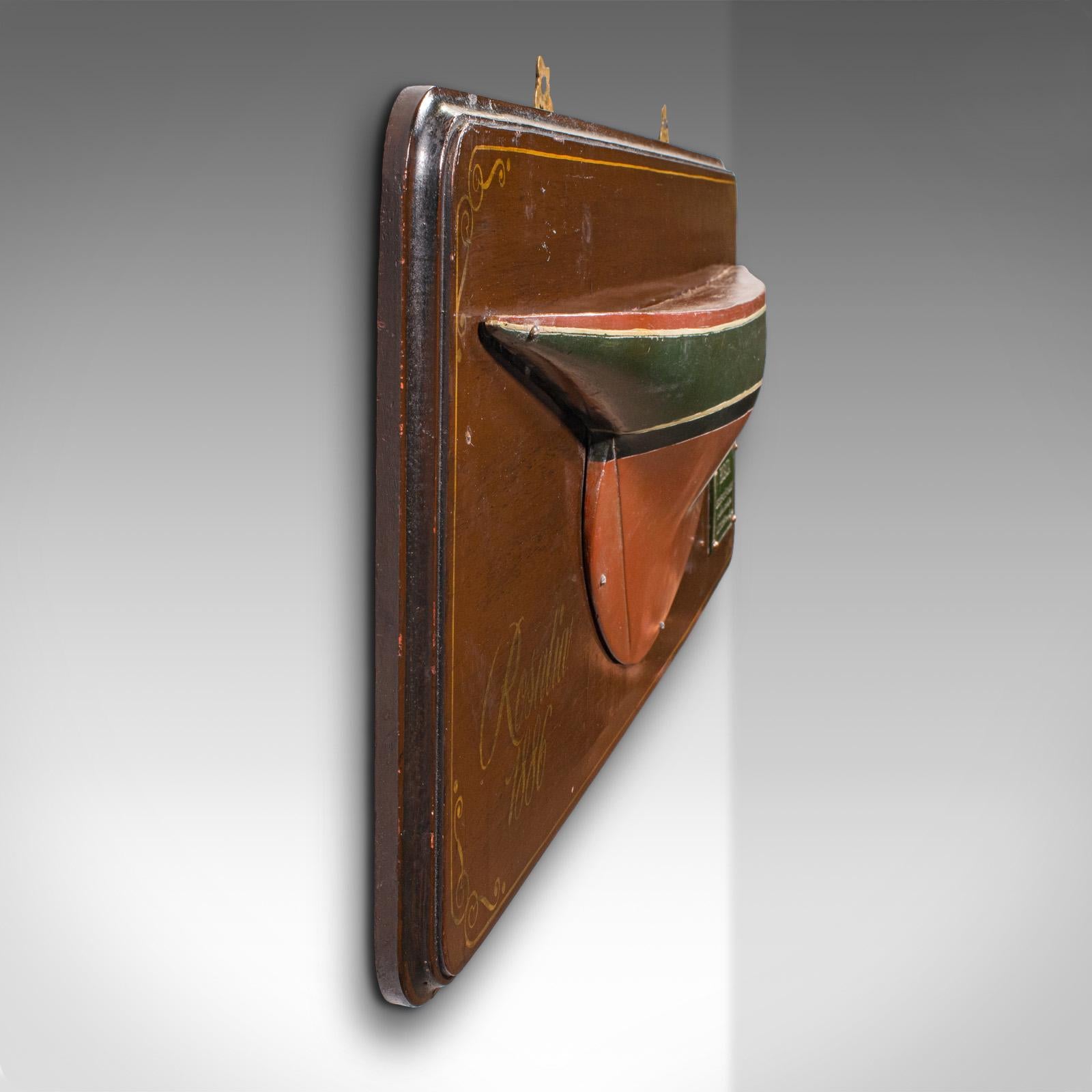 Britannico Modello di mezzo scafo d'epoca, inglese, targhetta da esposizione del costruttore navale, metà del secolo scorso, 1960 in vendita