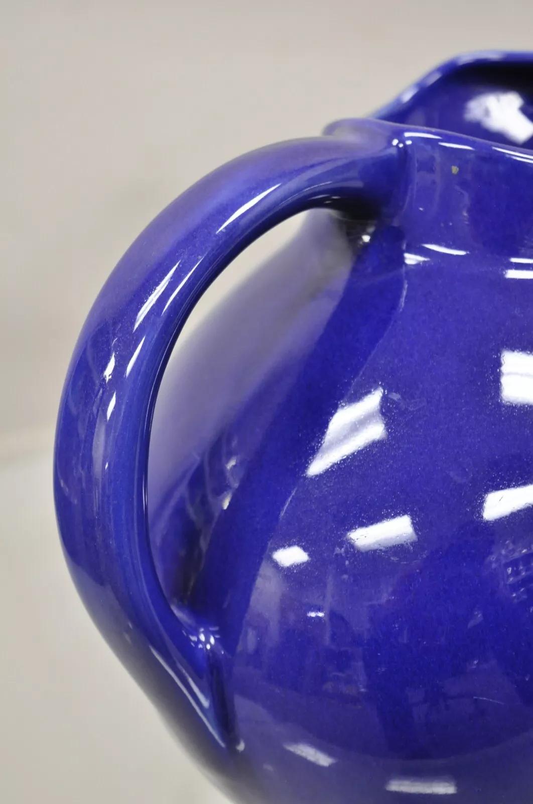 Vintage Hall Blu Cobalto Art Deco 633 Brocca di ceramica smaltata a forma di palla In condizioni buone a Philadelphia, PA