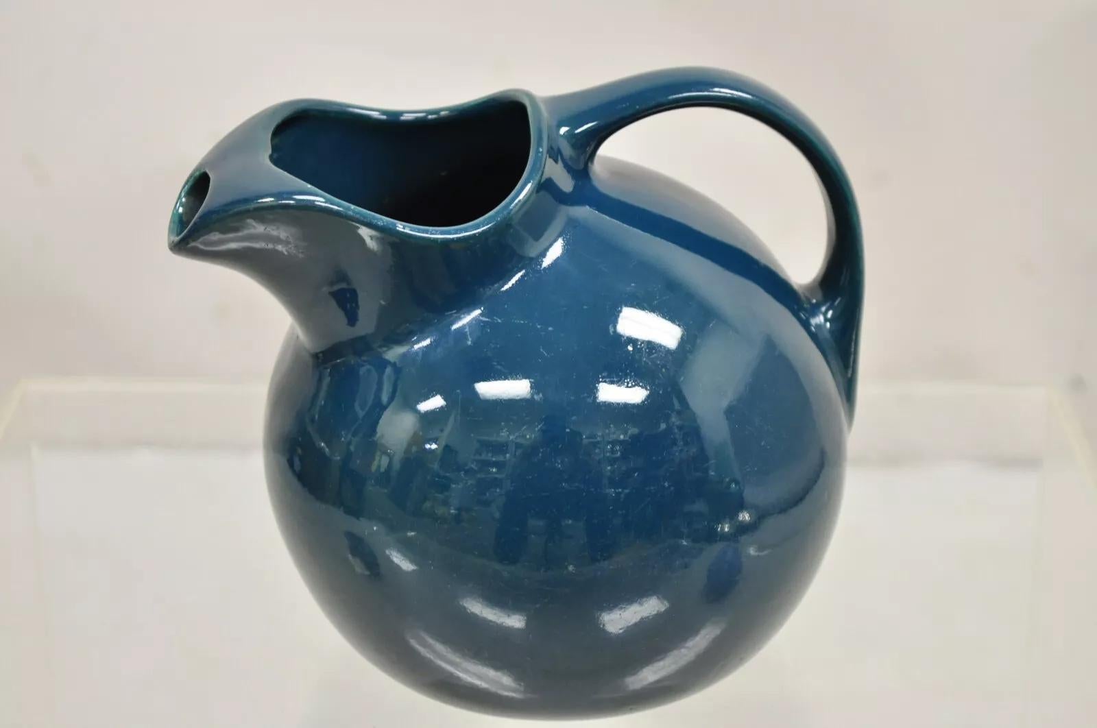 Pichet vert forêt Art Déco 633 en poterie vernissée à boules vintage en vente 3