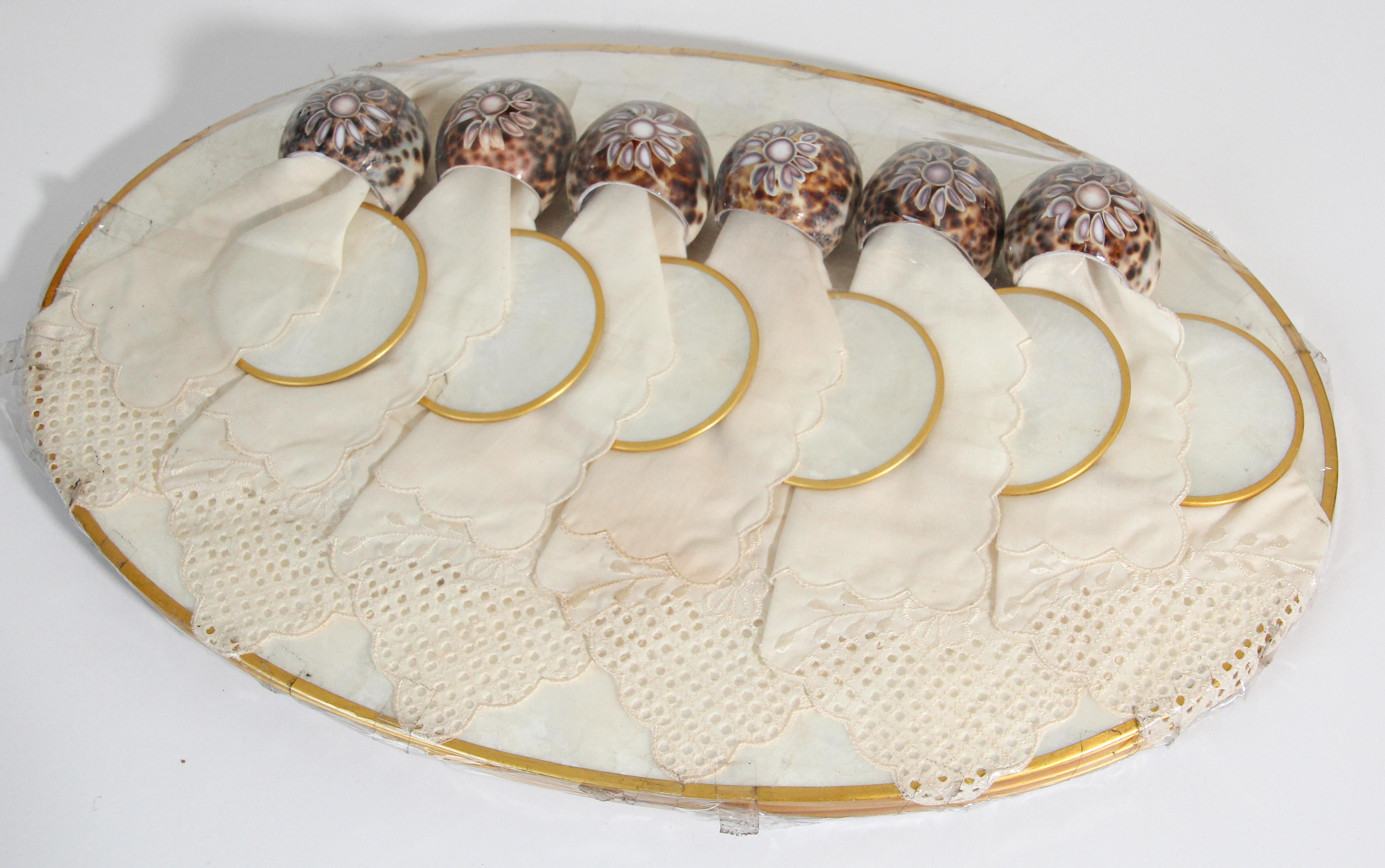 Vintage Hallie St Mary Placemats Set in Natural Capiz Pearl Shell In Good Condition In North Hollywood, CA