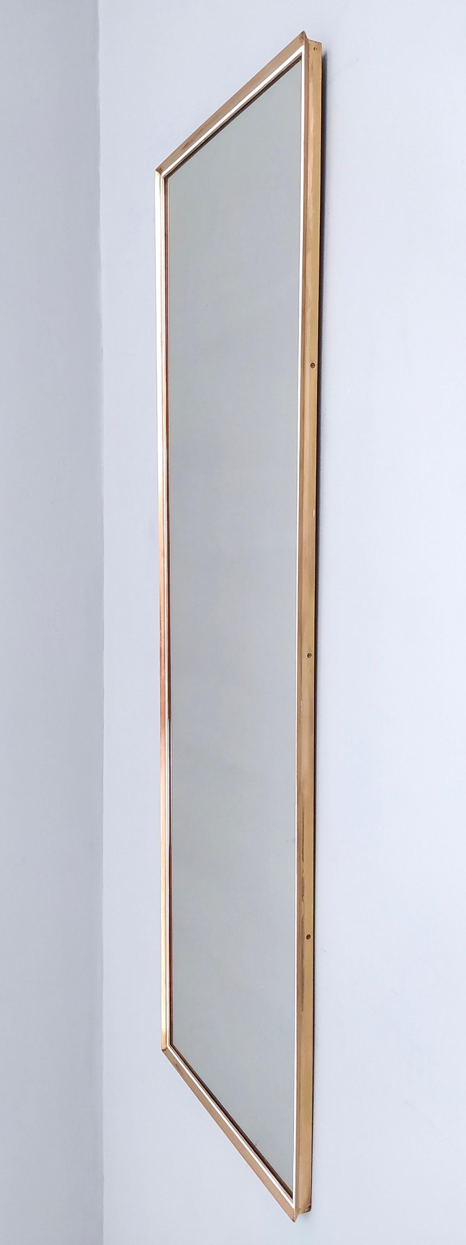 Vintage Hallway Rectangular Wall Mirror with Brass Frame and a White Edge, Italy In Excellent Condition In Bresso, Lombardy