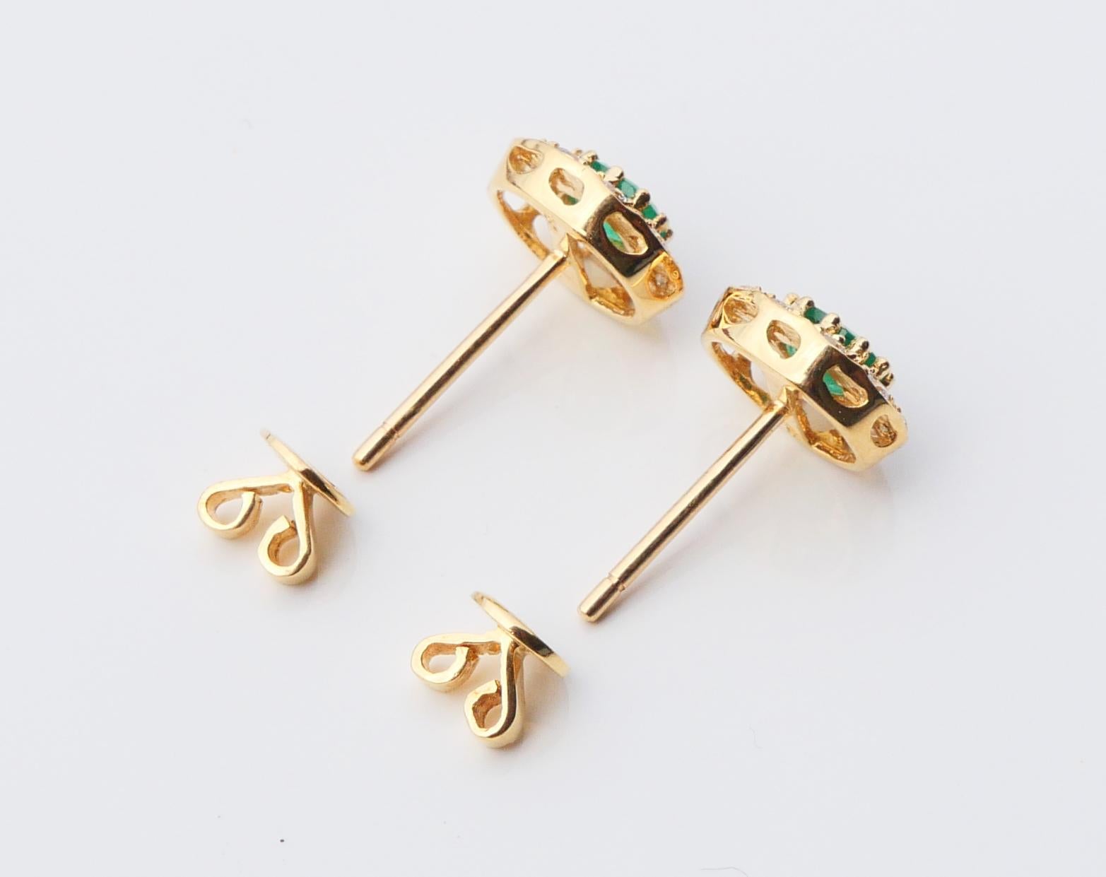 Vintage Halo Ohrringe natürliche 1 ctw Smaragde 0,5 ctw Diamanten massiv 18K / 3,3 gr im Angebot 3