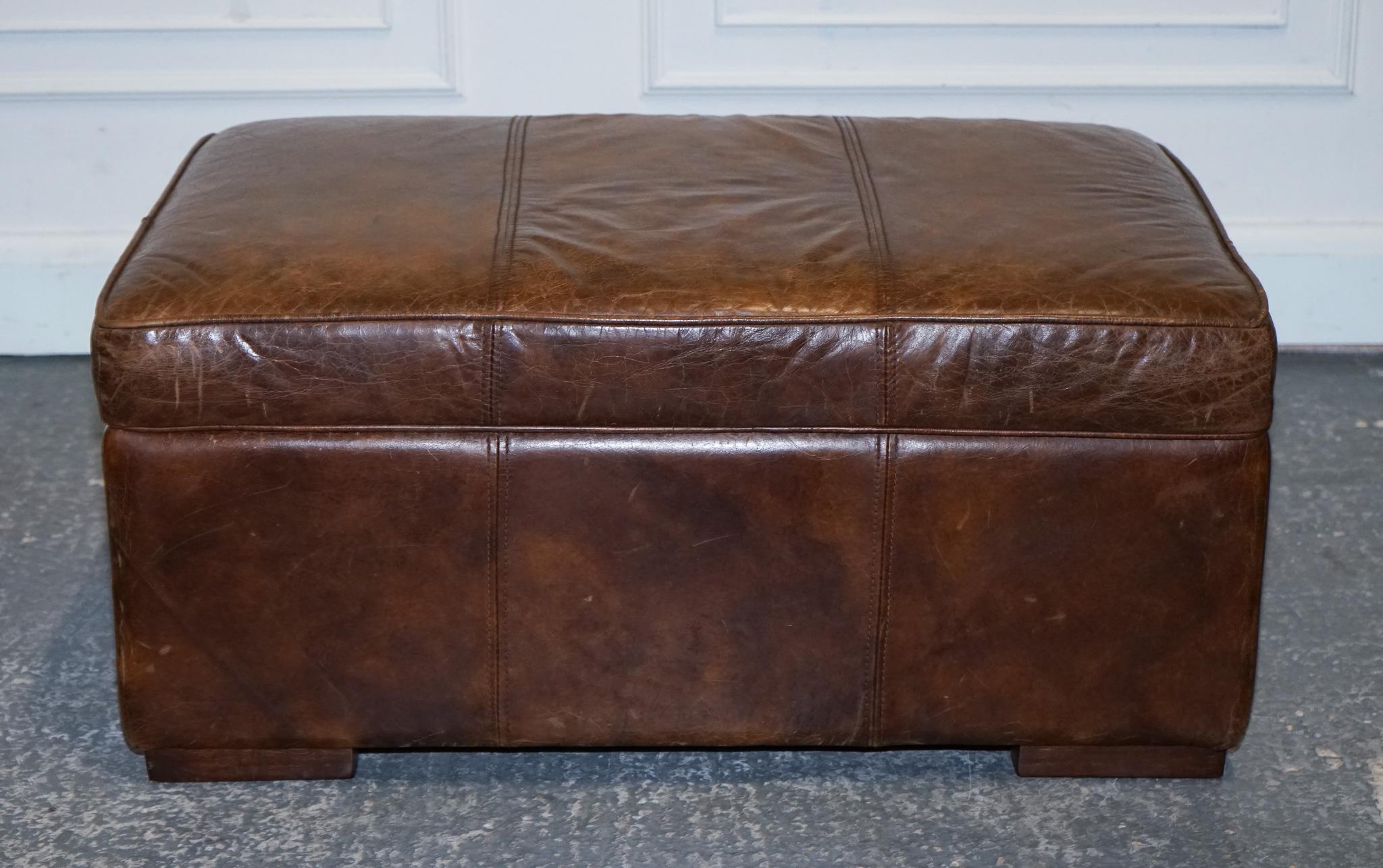 Britannique VINTAGE HALO REGGIO GROUCHO OTTOMAN FOOTSTOOL WiTH STORAGE SPACE en vente