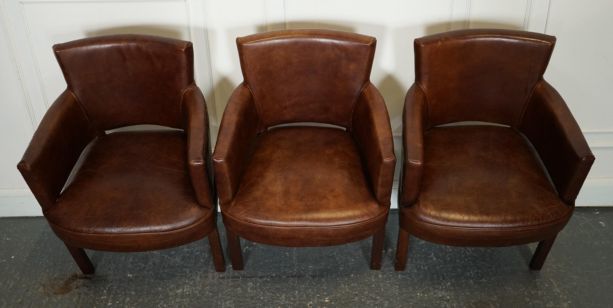 VINTAGE HALO SOHO TIMOTHY OULTON SET OF SIX LEATHER DINING CHAiRS BRASS STUDS 4