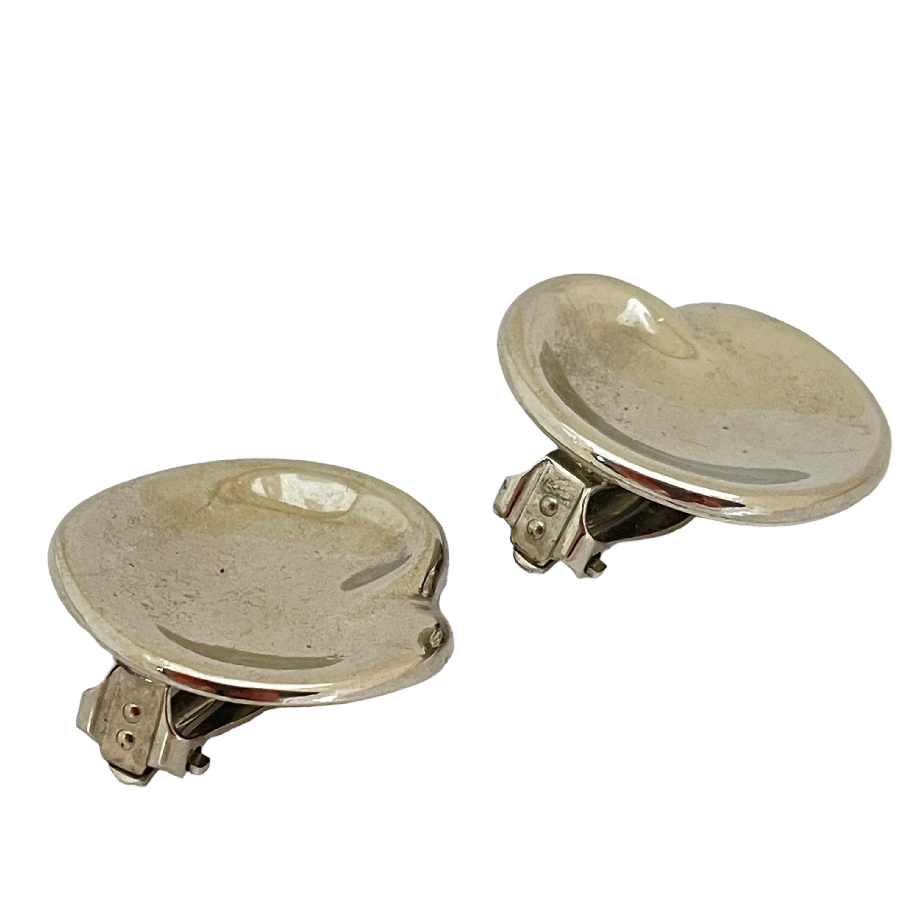 Vintage HALSTON signiert Vintage Designer Clip auf Ohrringe im Zustand „Gut“ im Angebot in Palos Hills, IL