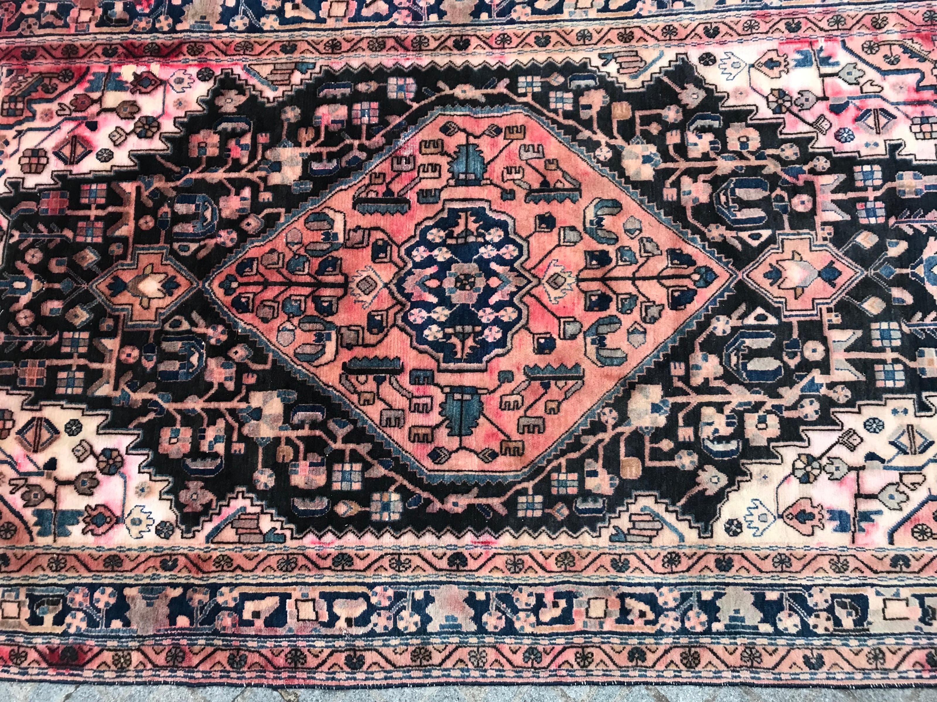 Mid-20th century Hamadan rug with nice geometrical design, and beautiful colors, entirely hand knotted with wool velvet on cotton foundation.
